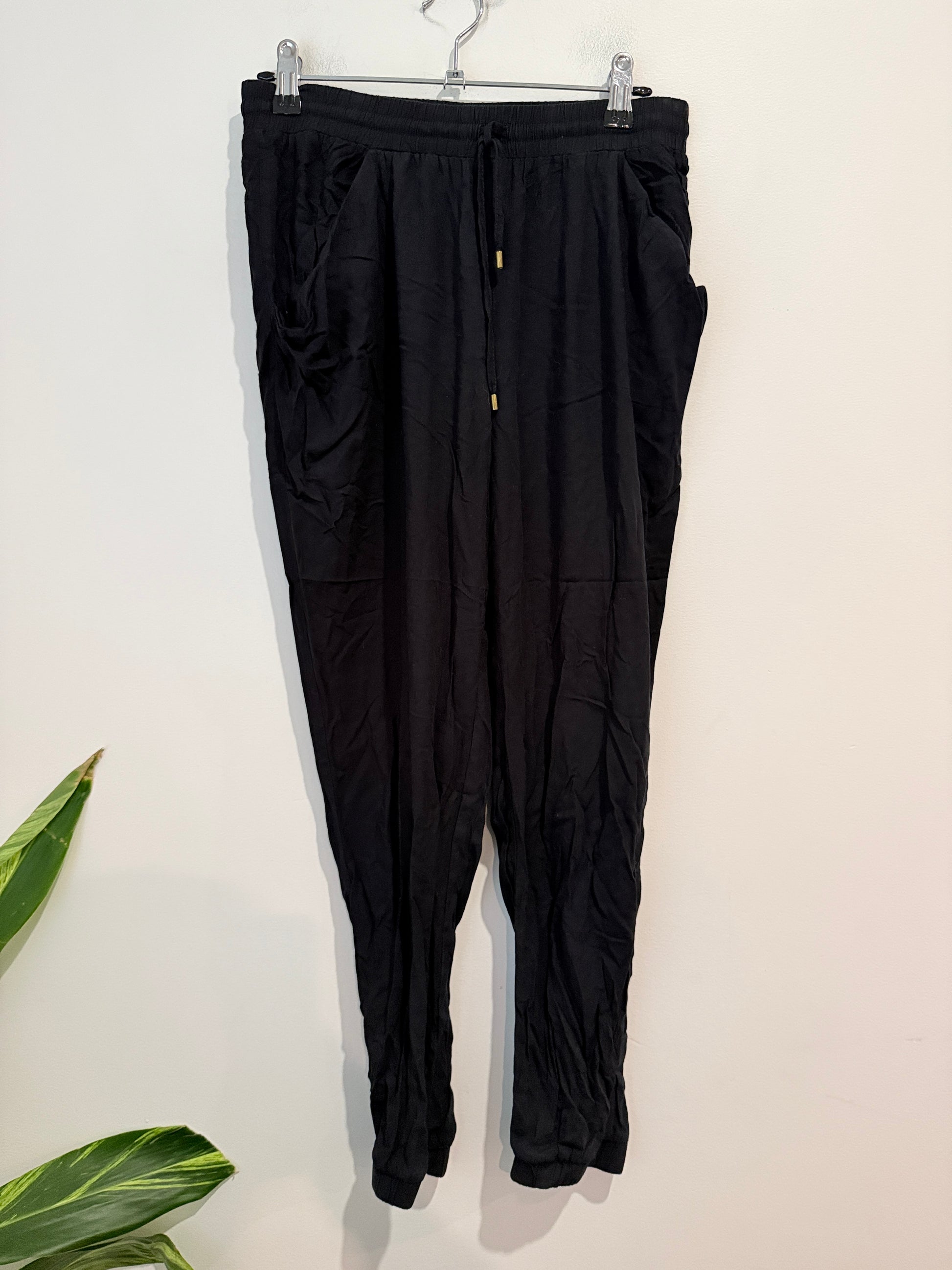 Witchery Harem Pants Size 6