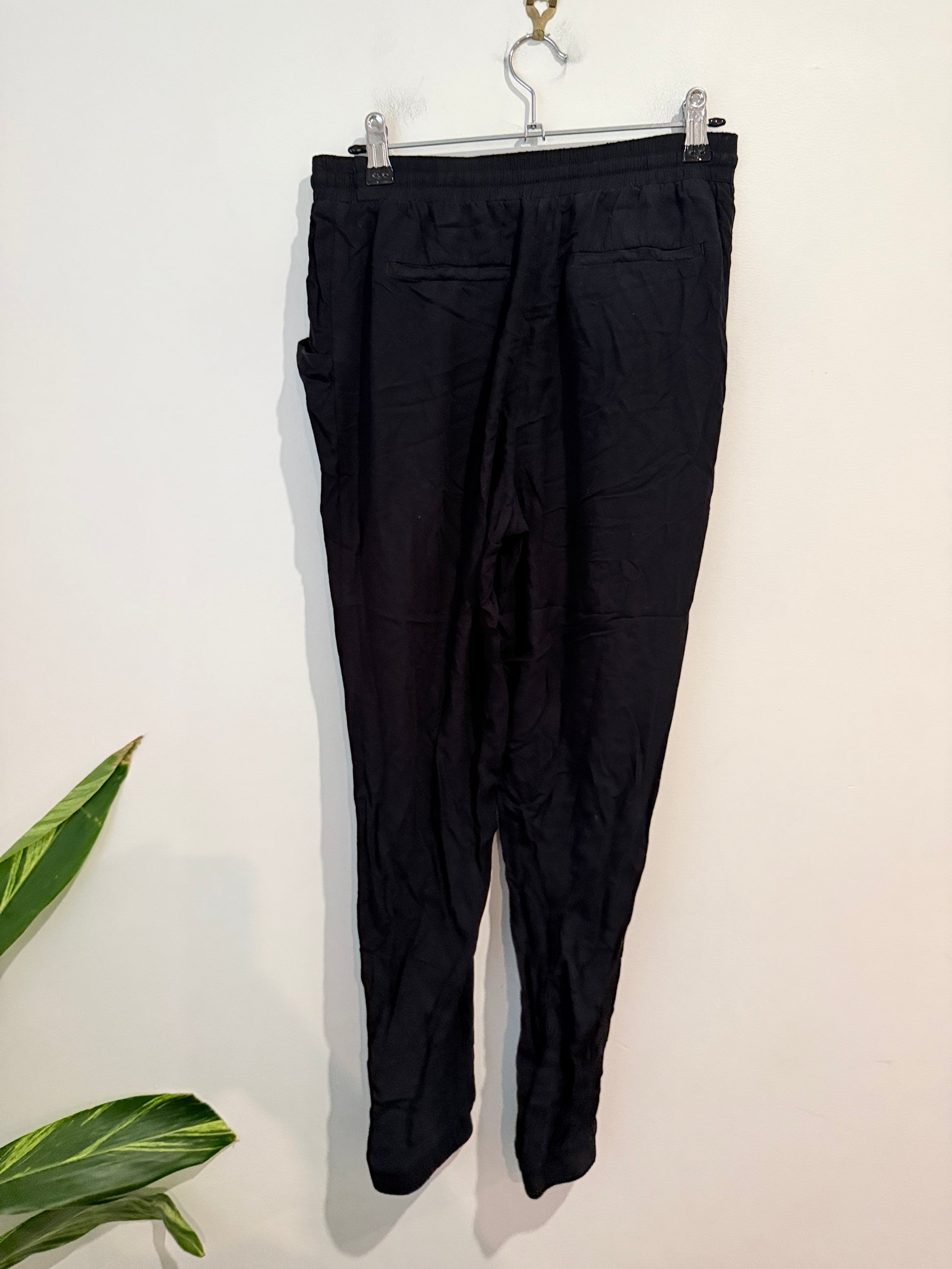 Witchery Harem Pants Size 6