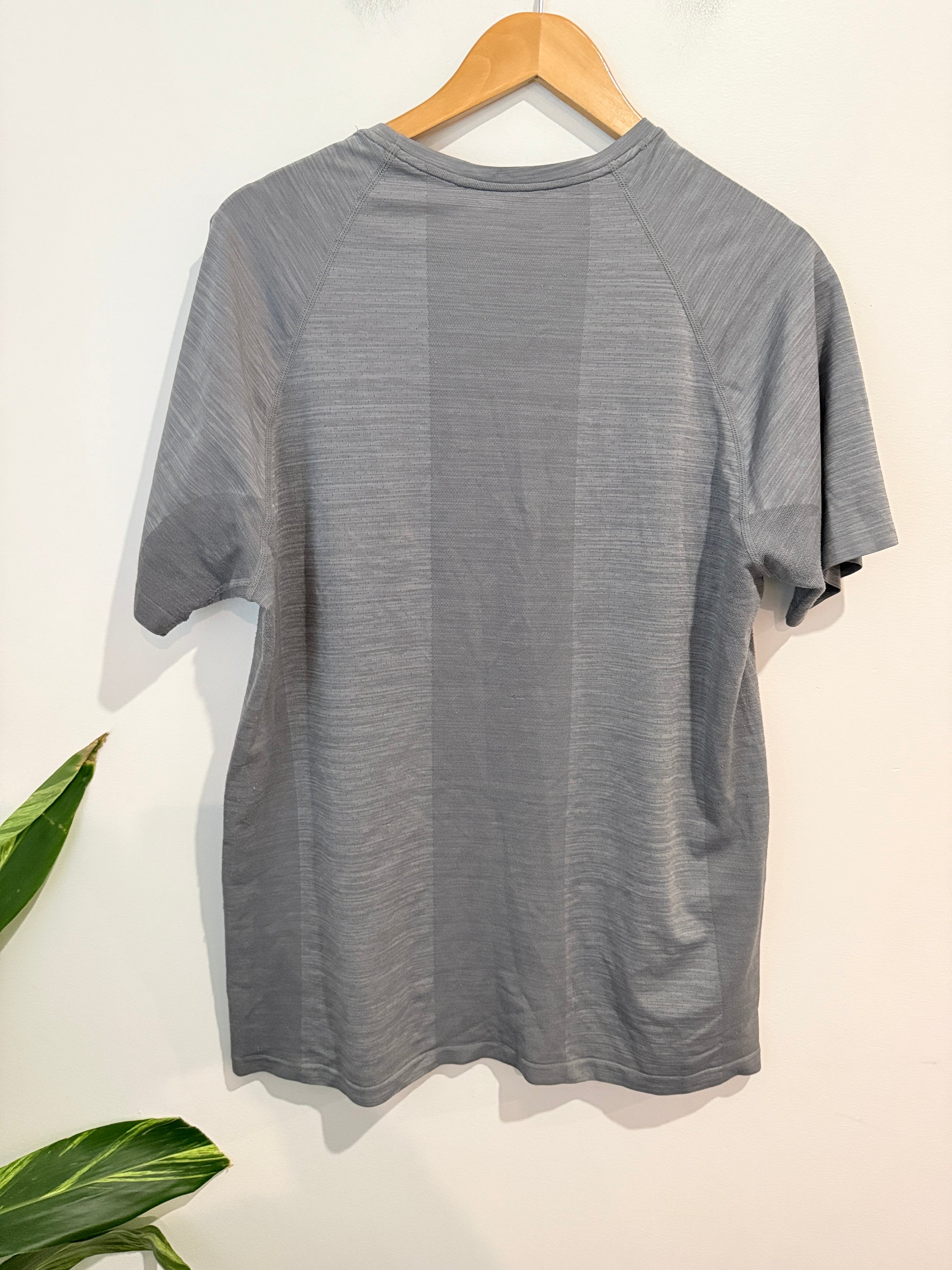 Brand Unknown Crew Neck T-shirt Size XL