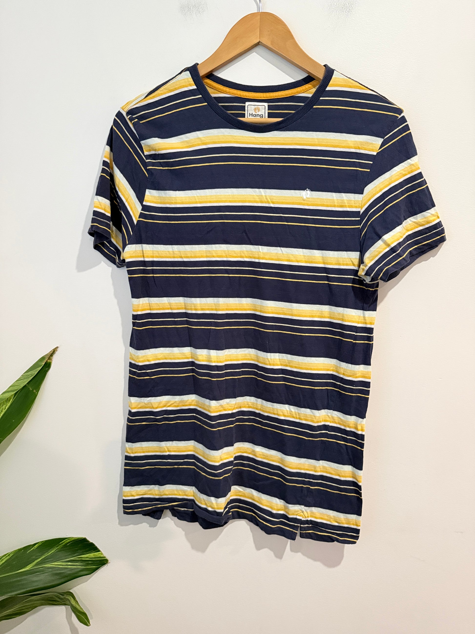 Hang Ten Fine Stripe T-shirt Size Medium