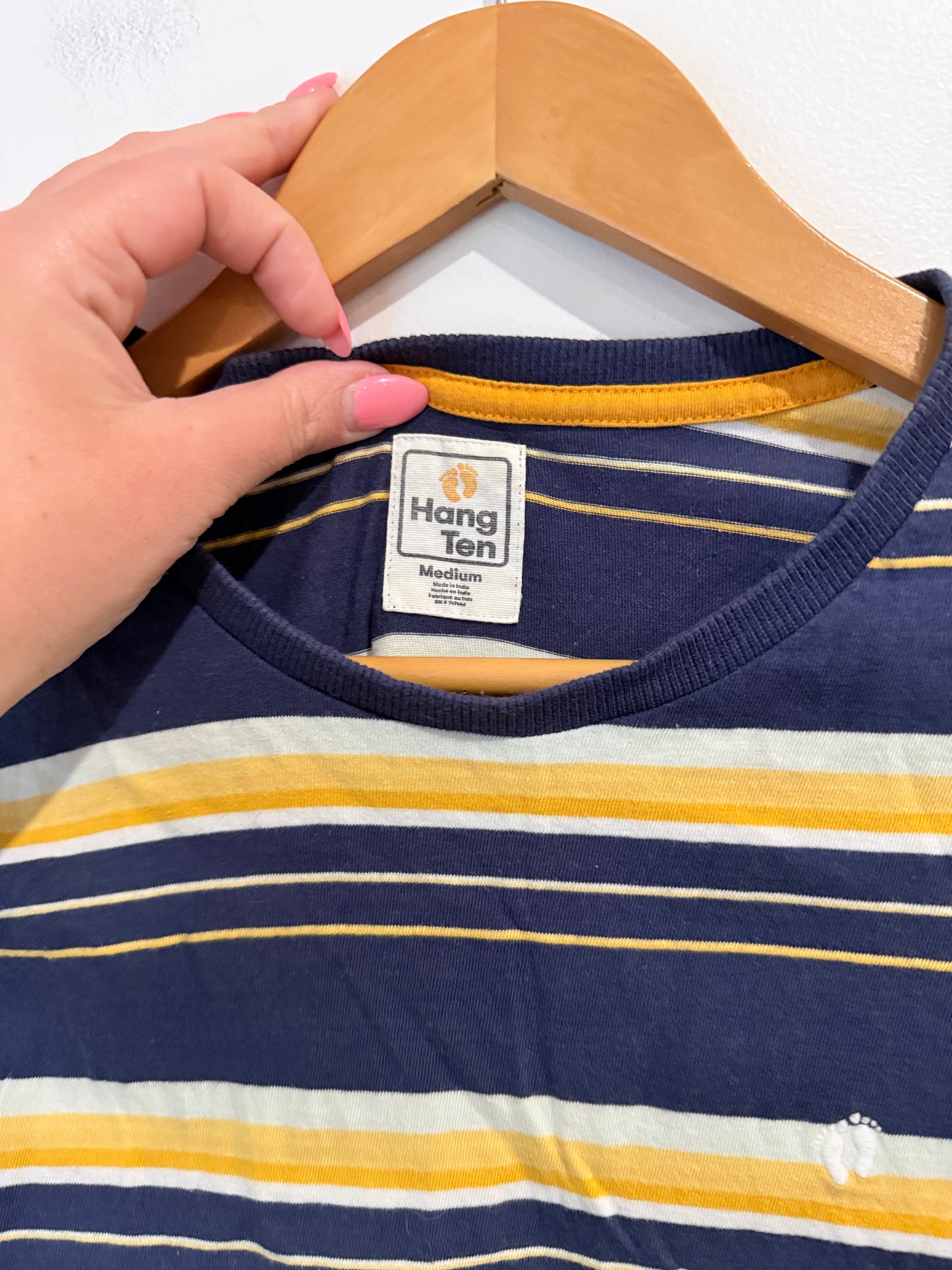 Hang Ten Fine Stripe T-shirt Size Medium