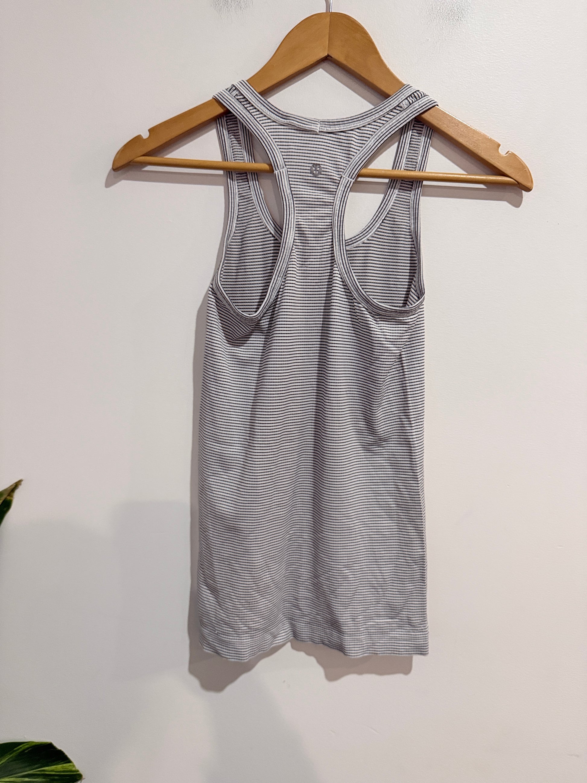 Lululemon Athletica Racerback Tank Top Size U/Arm to U/Arm 64cm