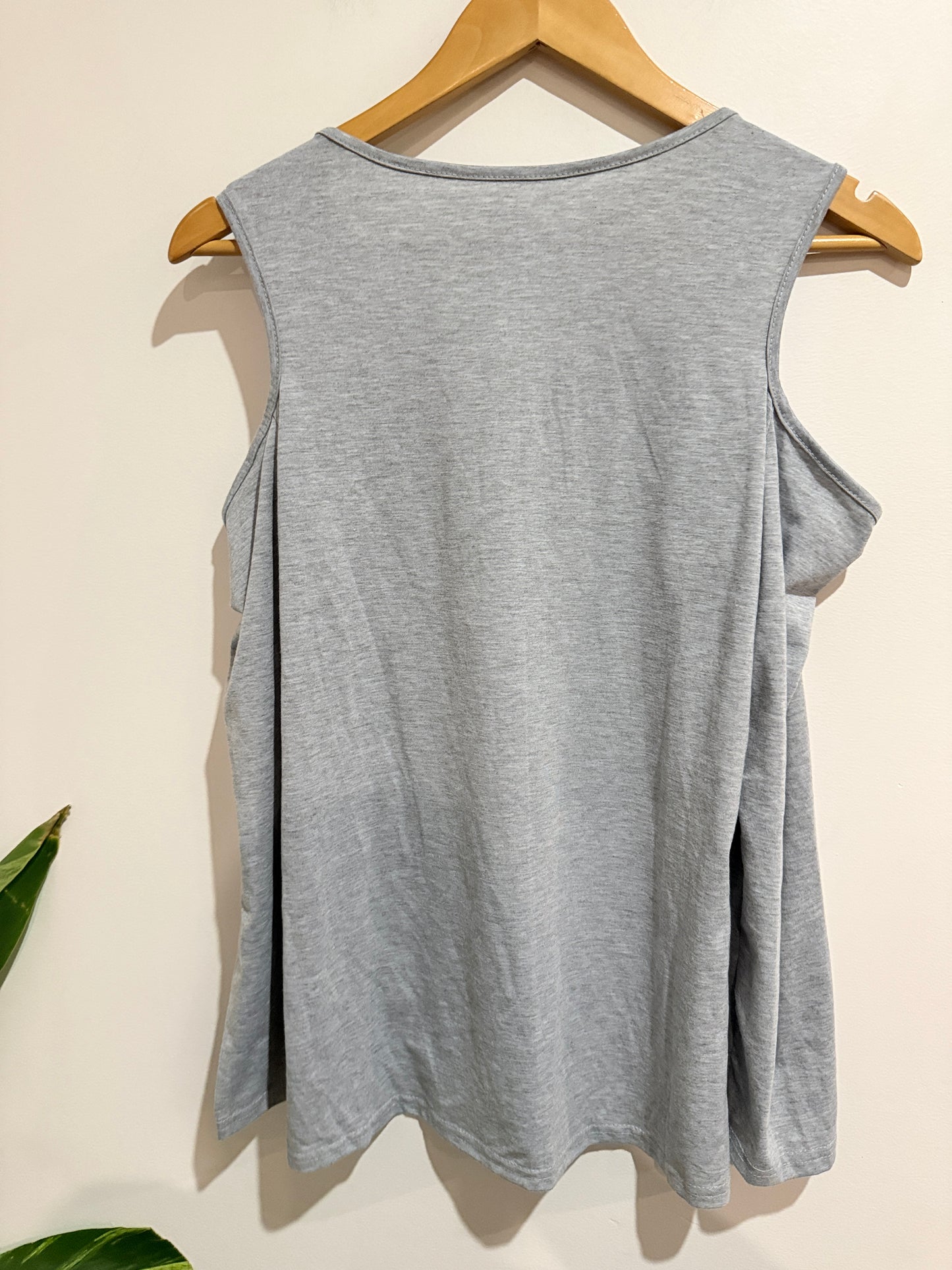 Brand Unknown Cold-shoulder Tank Top Size M | U/Arm to U/Arm 43cm