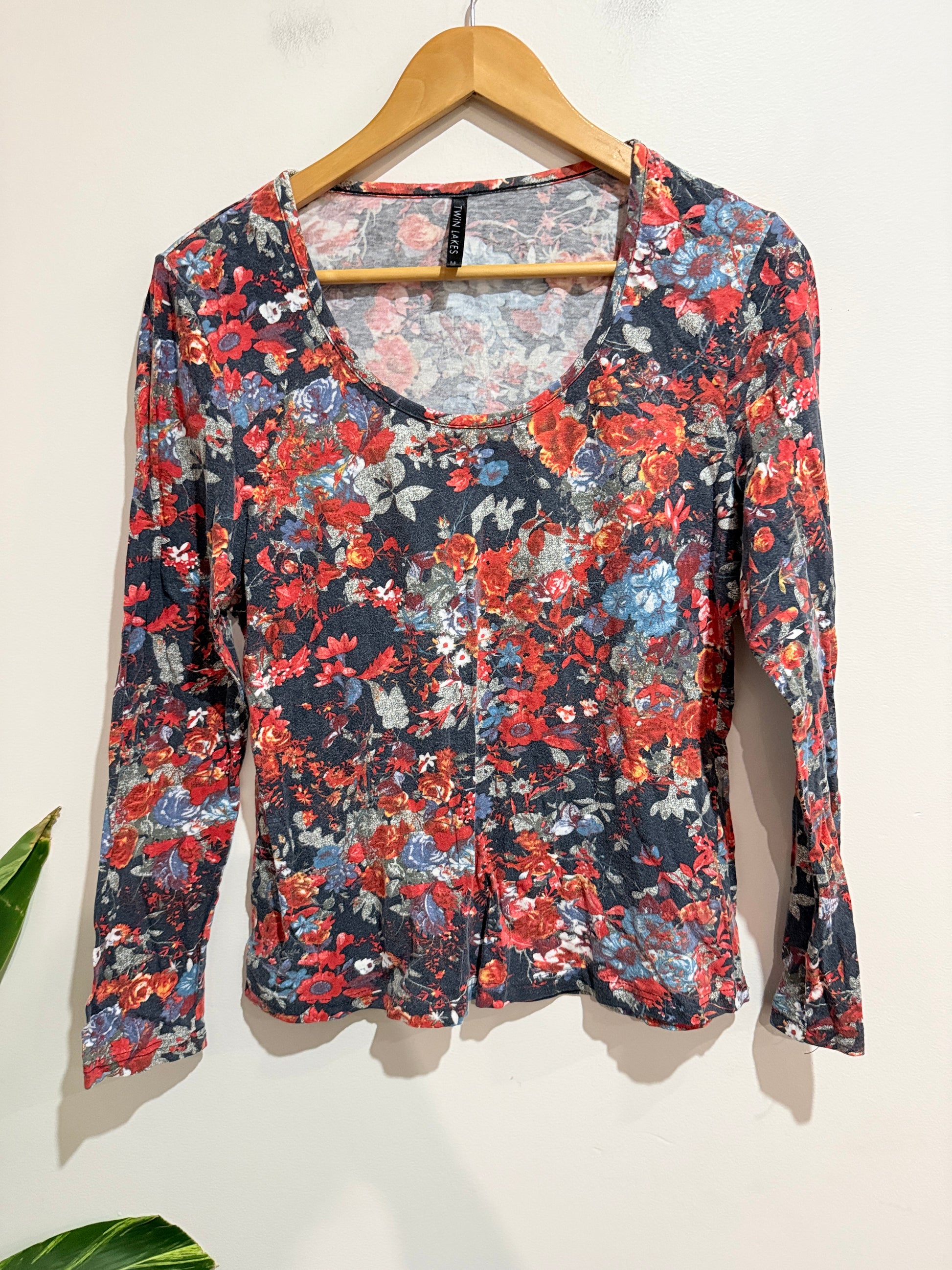 Twin Lakes Long-sleeve Floral Top Size M