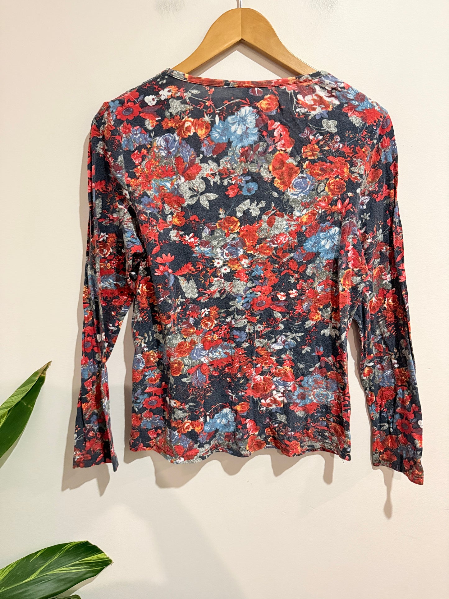 Twin Lakes Long-sleeve Floral Top Size M