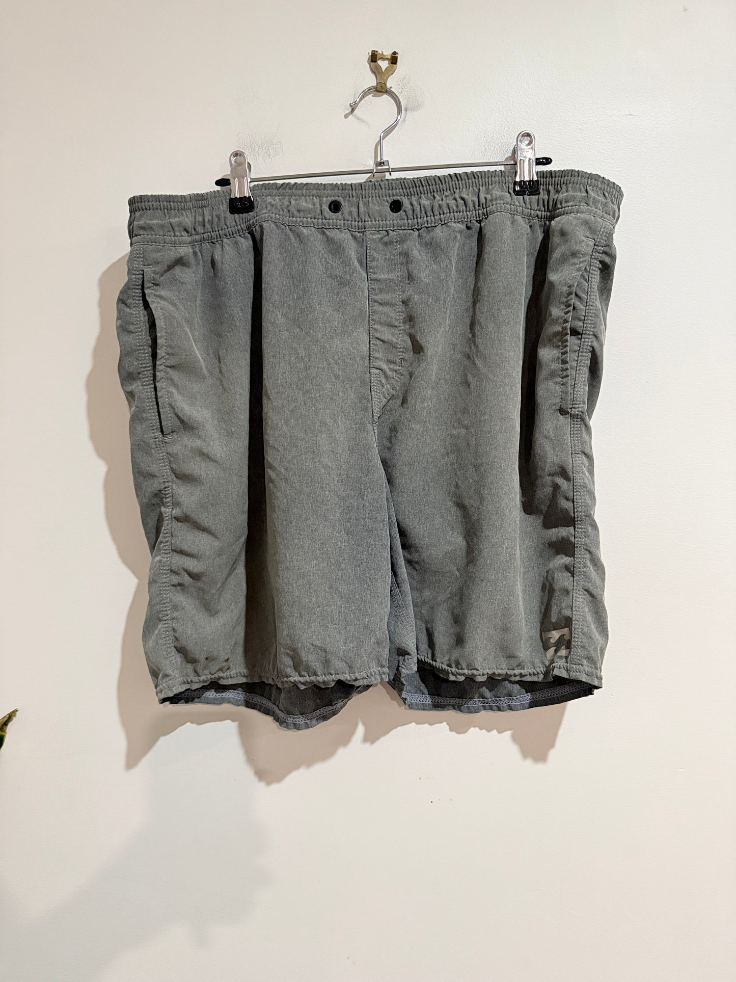Billabong Casual Shorts Size 34