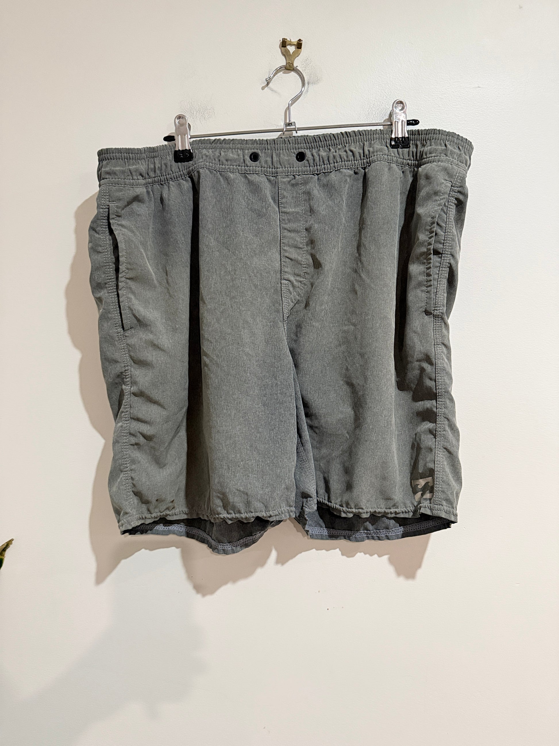 Billabong Casual Shorts Size 34