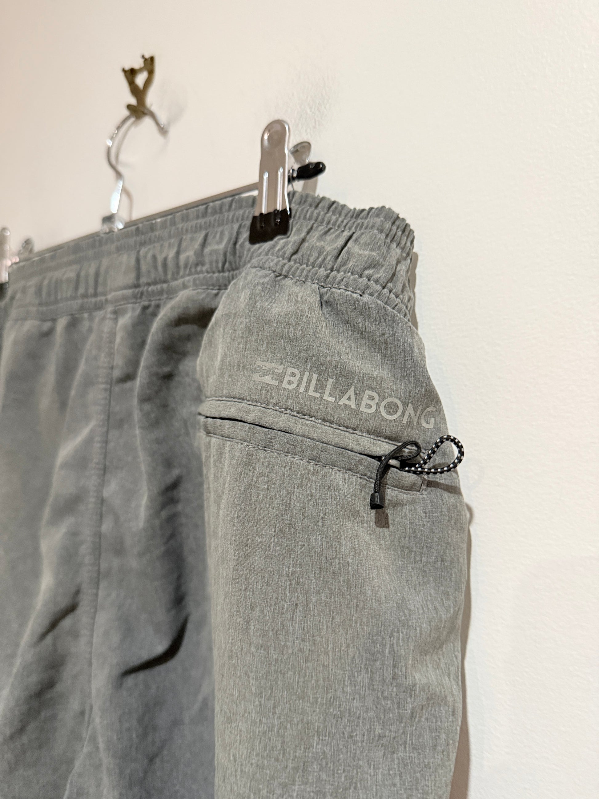 Billabong Casual Shorts Size 34