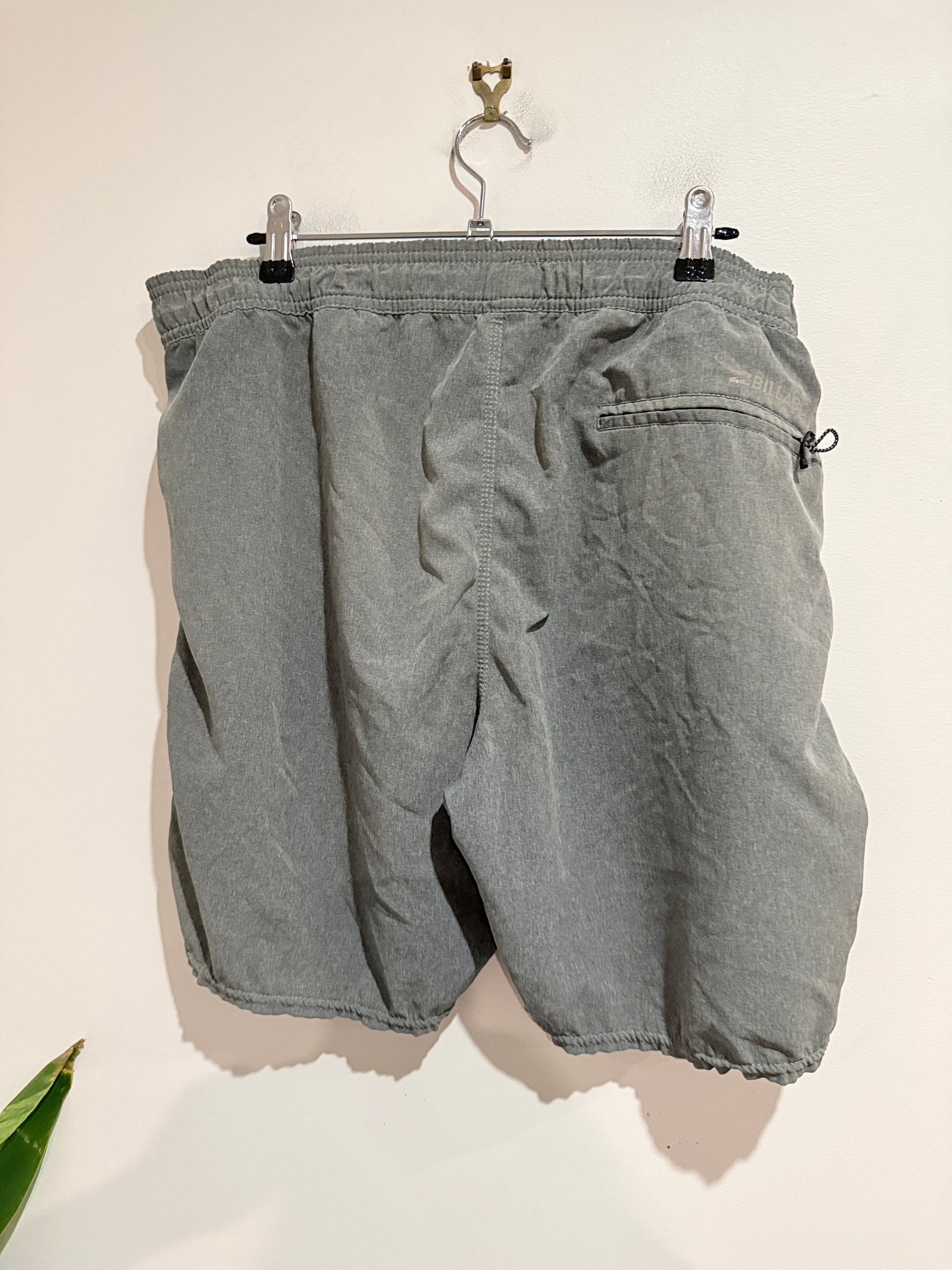 Billabong Casual Shorts Size 34