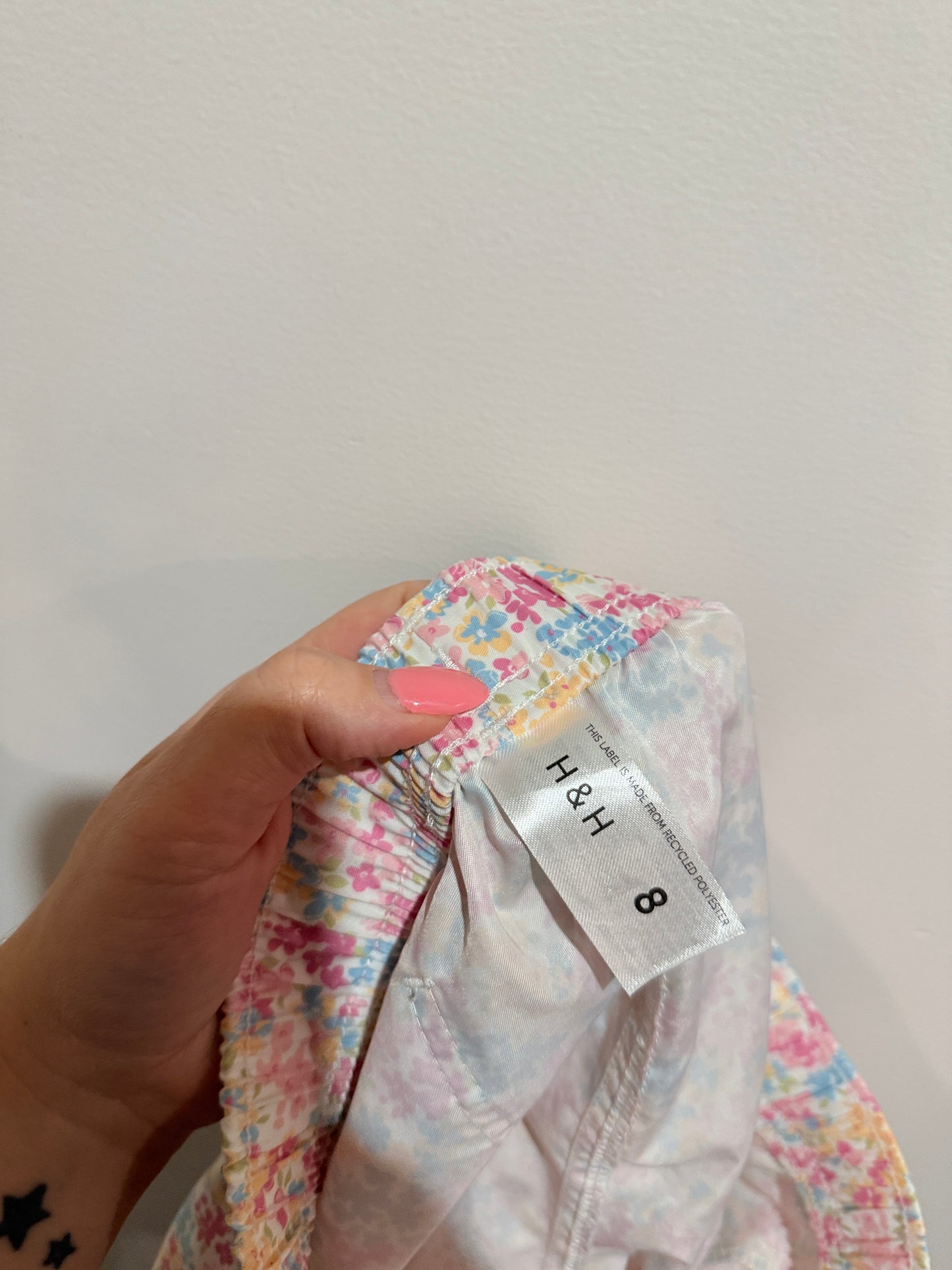 H & H Ditsy Floral Shorts Size 8