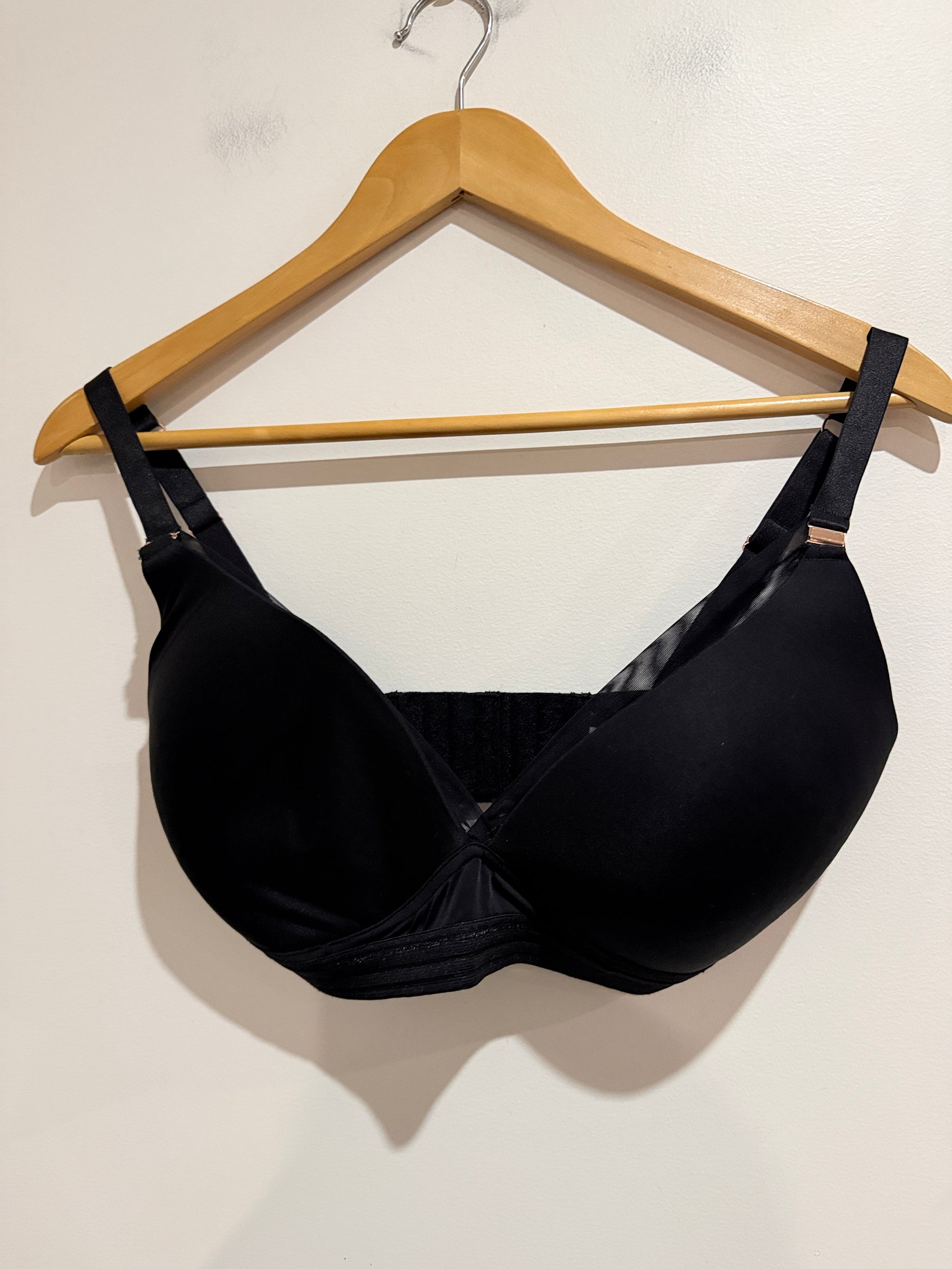 Brand; Hotmilk (Designed In NZ) Seamless Padded Bra Size 30FF