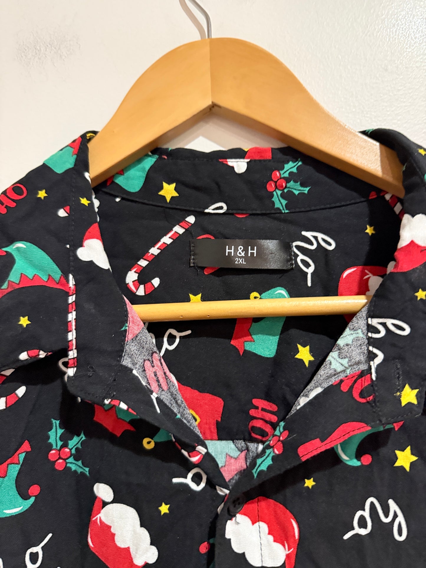 H & H Christmas Button-down Shirt Size 2XL