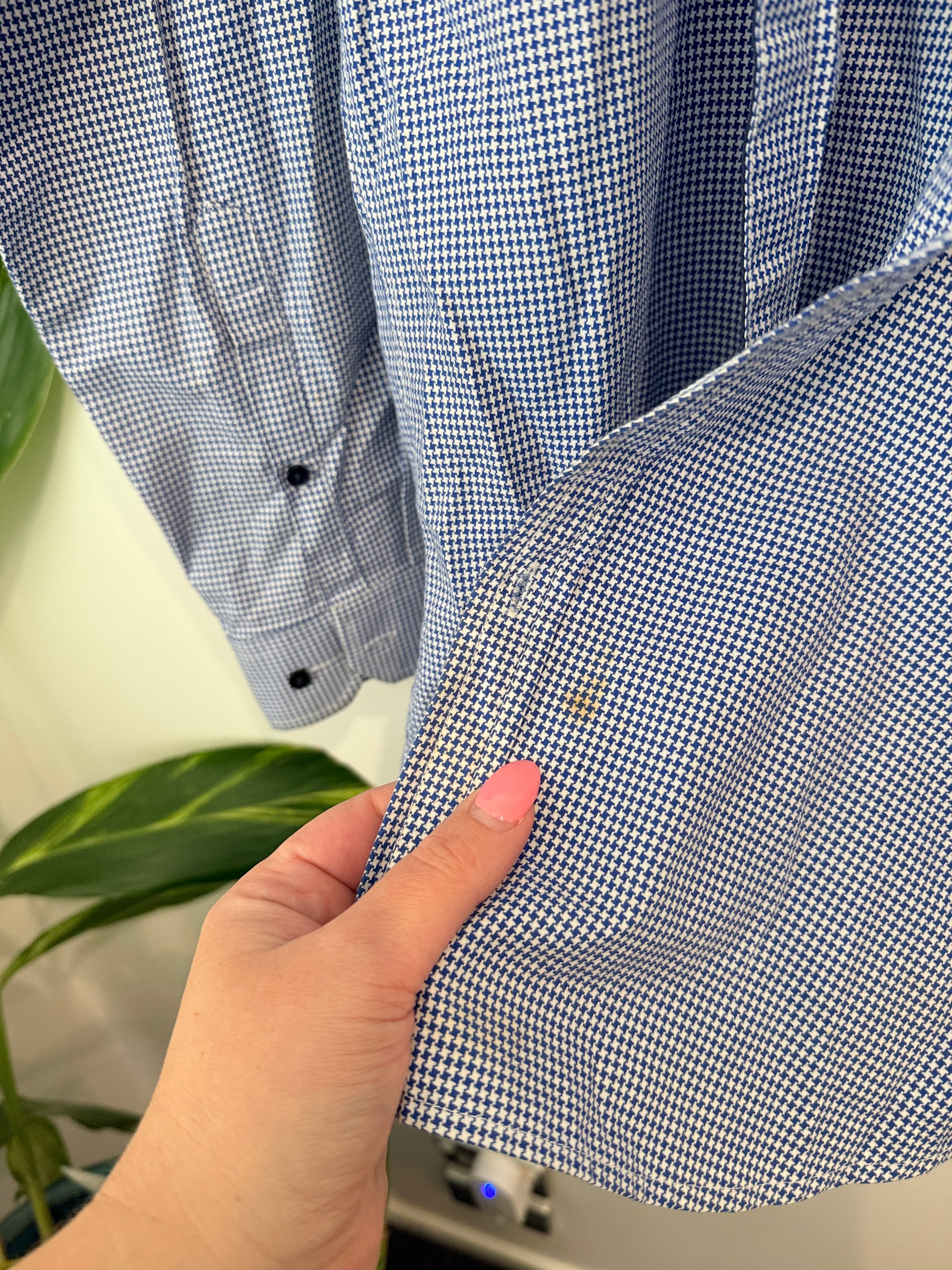 Connor Button-down Shirt Size M