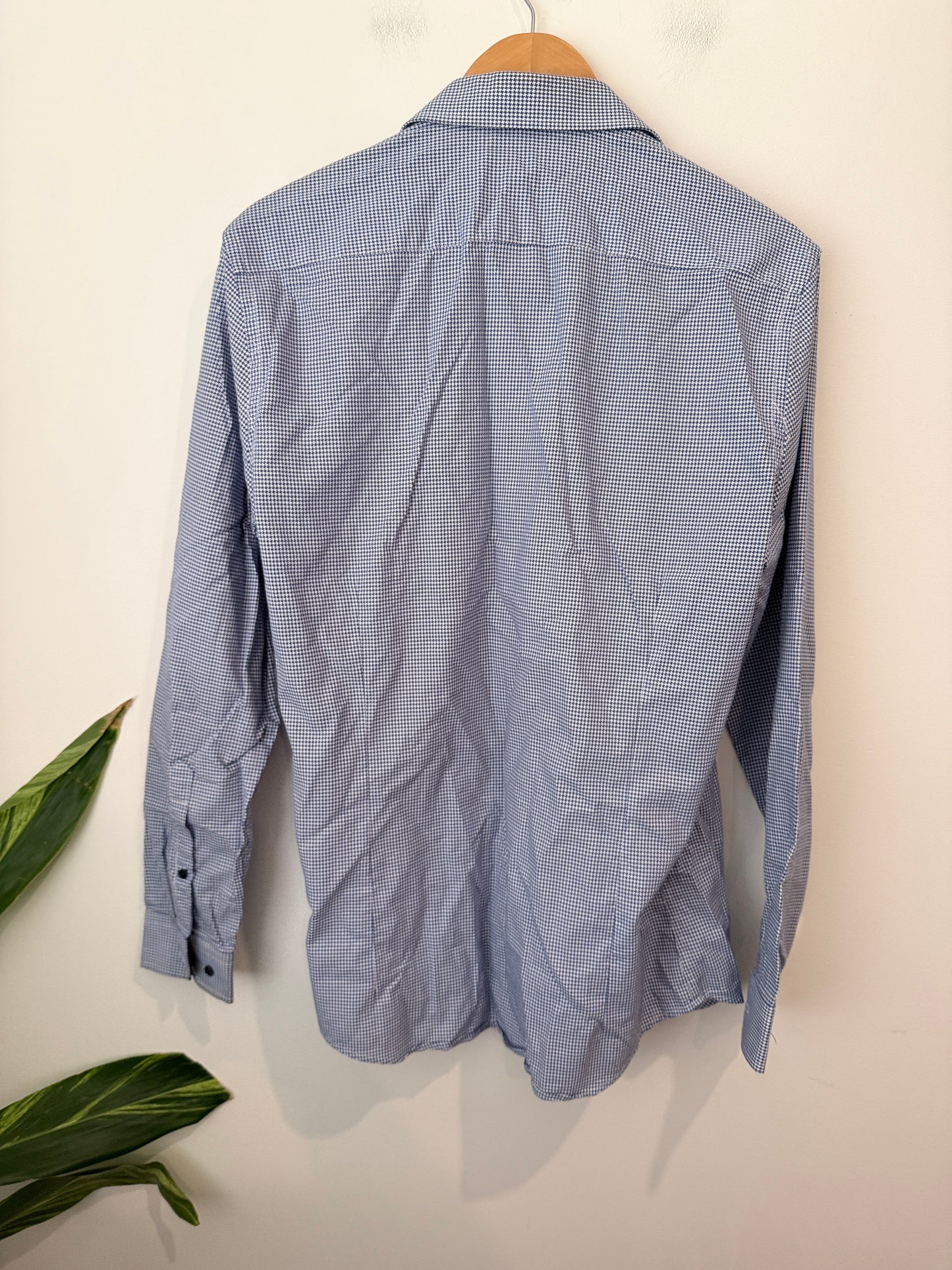 Connor Button-down Shirt Size M