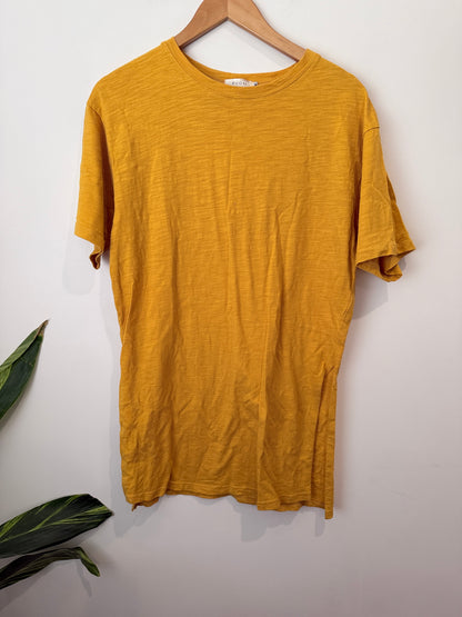 Kuosi Crewneck T-shirt Size M | U/Arm to U/Arm 51cm