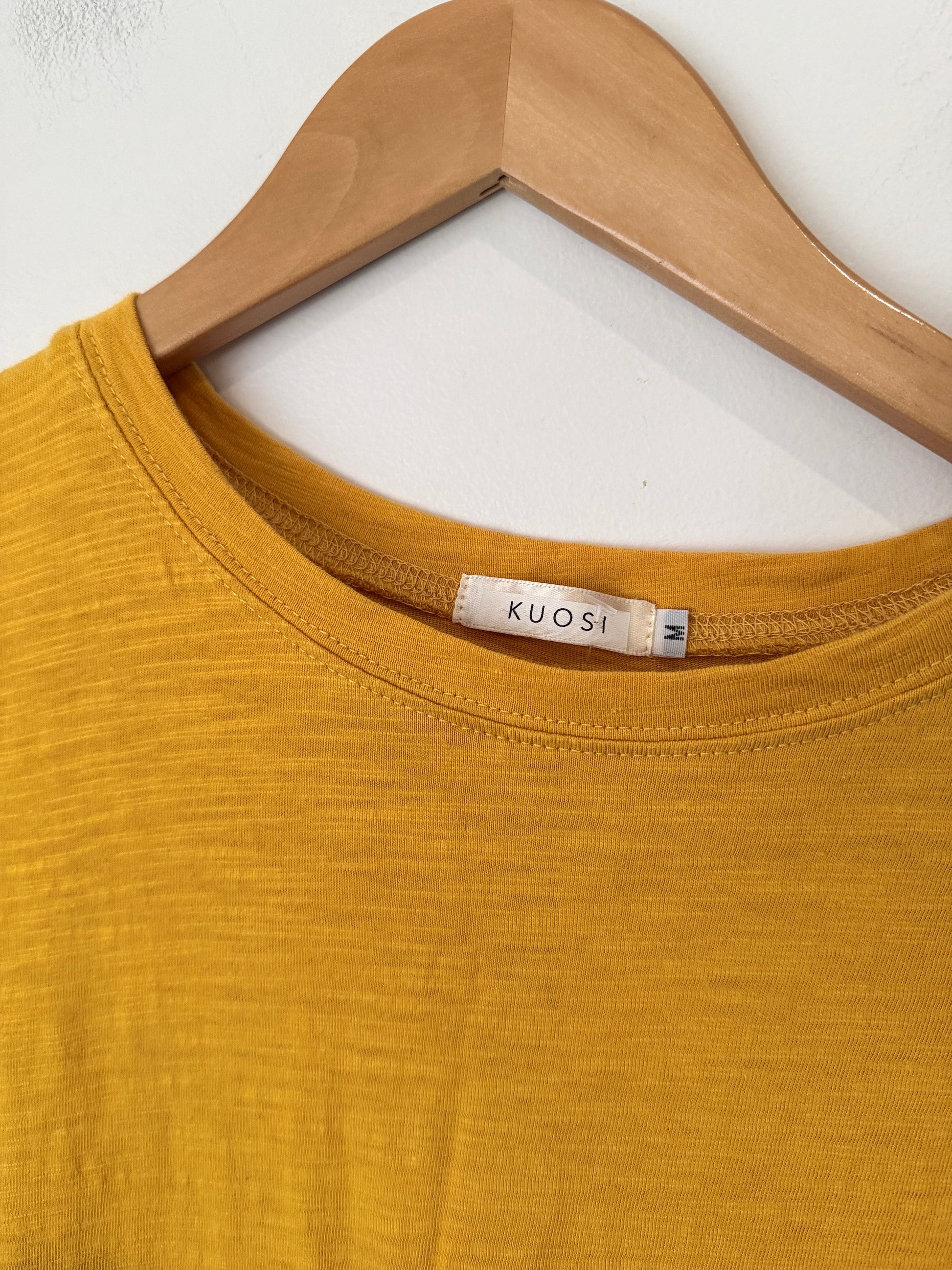 Kuosi Crewneck T-shirt Size M | U/Arm to U/Arm 51cm
