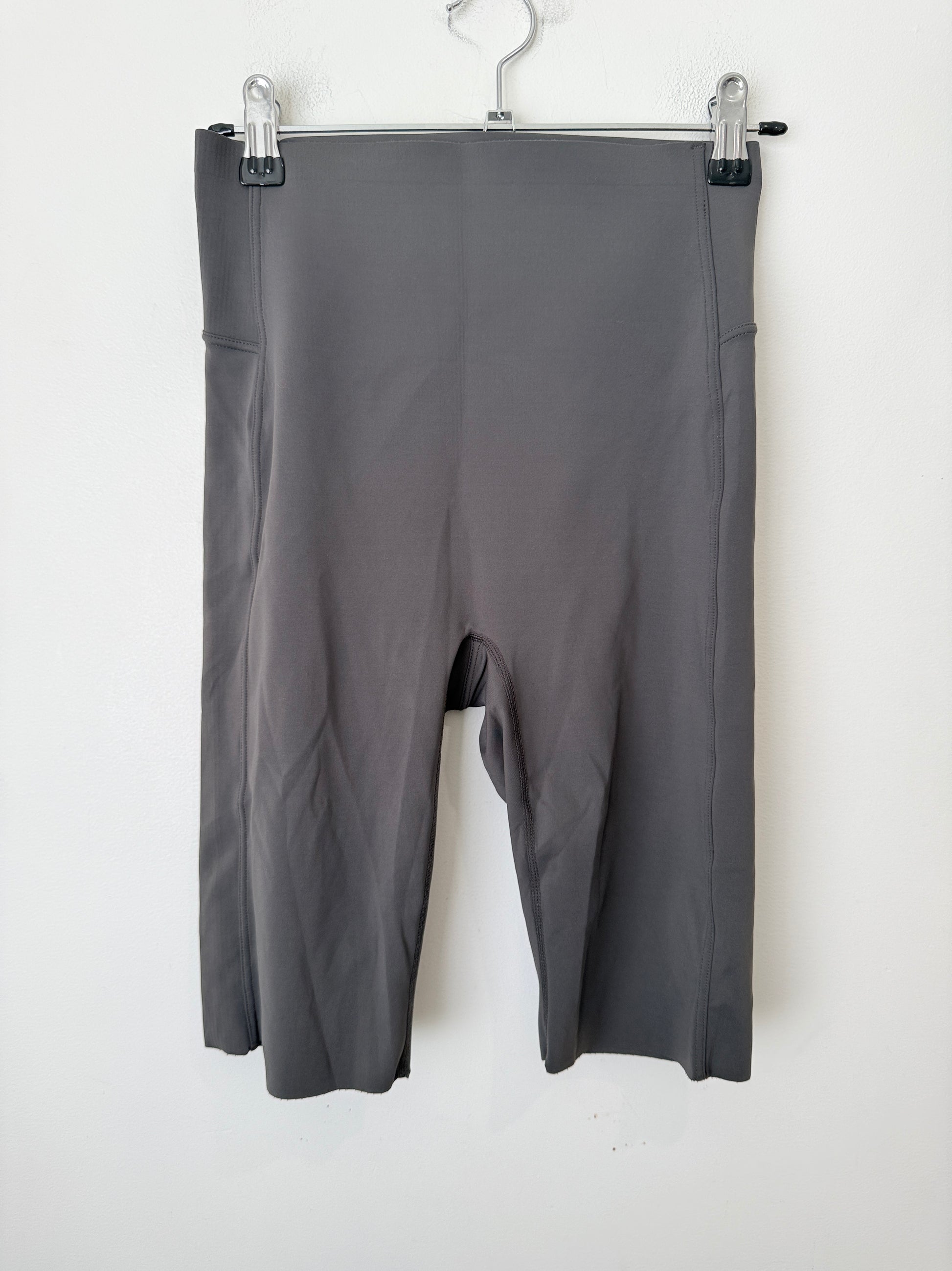 Brand Unknown Athletic Biker Shorts Size L | Waist 60cm