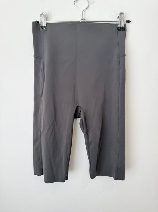 Brand Unknown Athletic Biker Shorts Size L | Waist 60cm