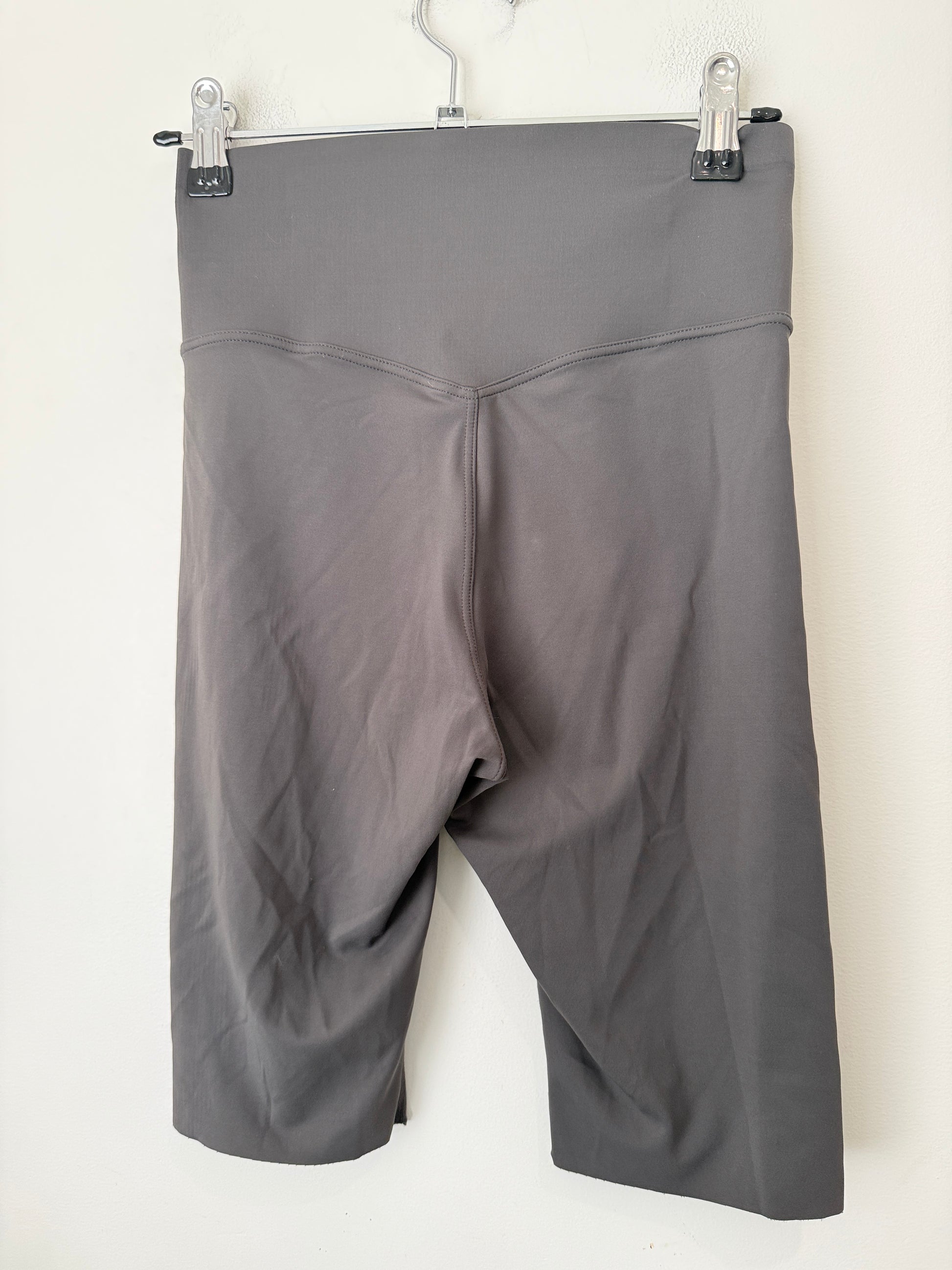 Brand Unknown Athletic Biker Shorts Size L | Waist 60cm