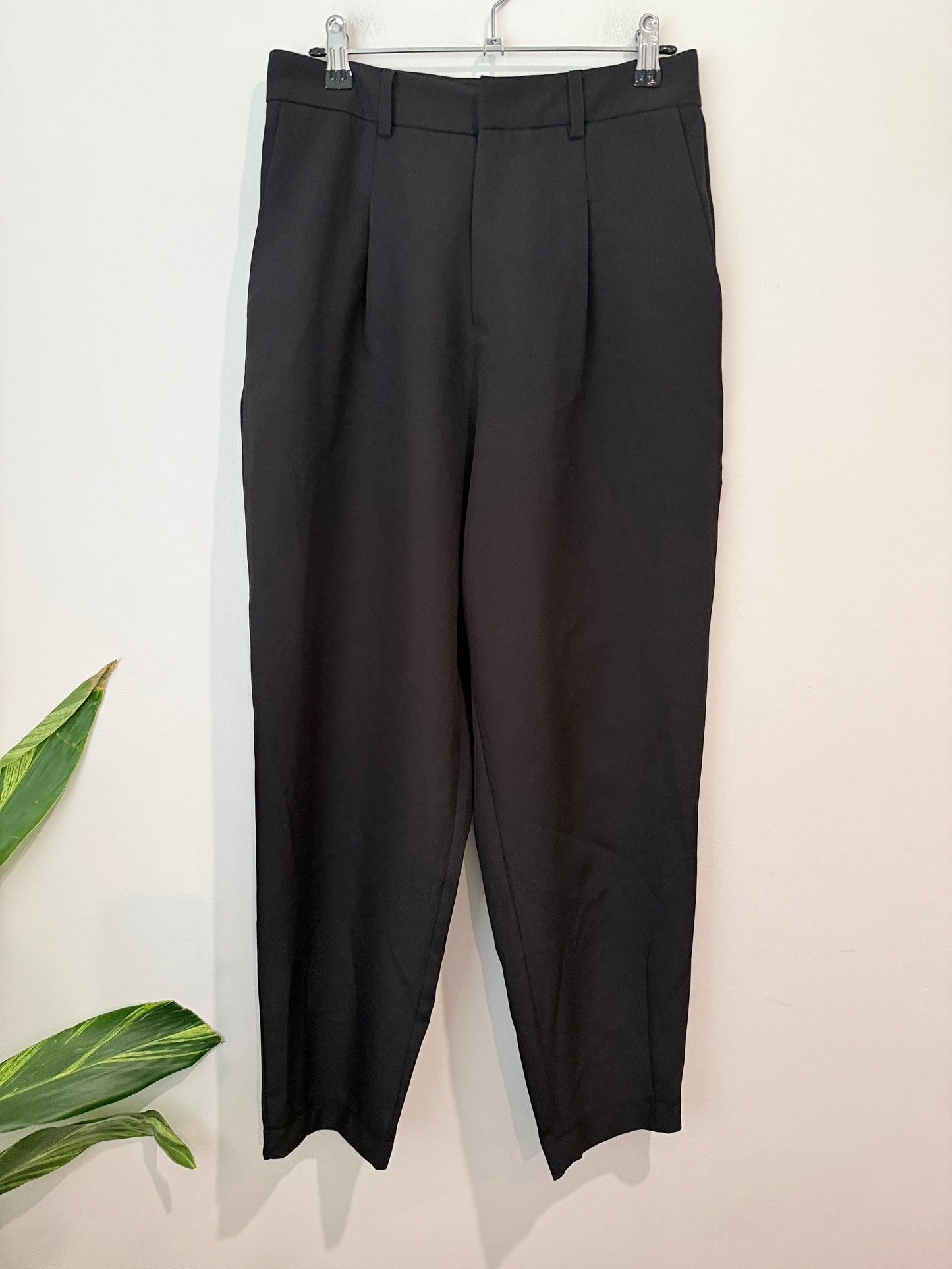 Brand Unknown Pleated Trousers Size Waist 74cm