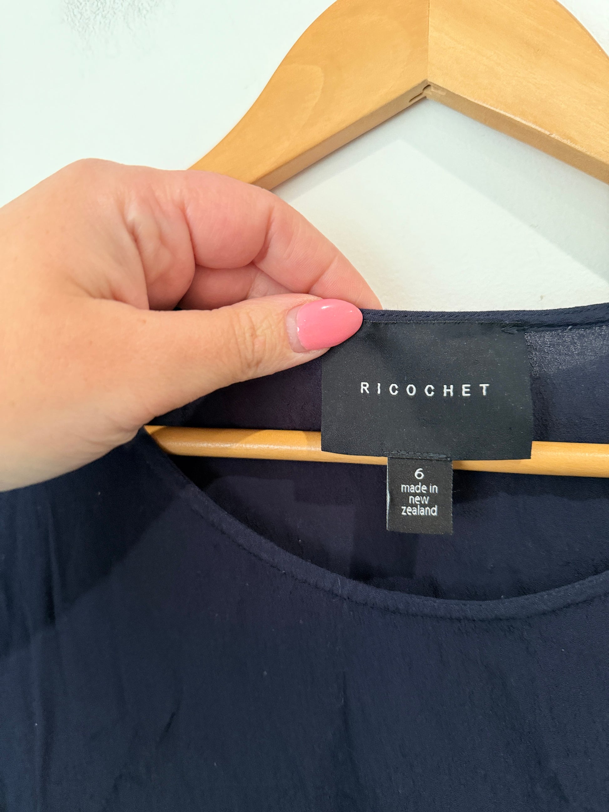 Ricochet (NZ Made) Short-sleeve Dress Size 6