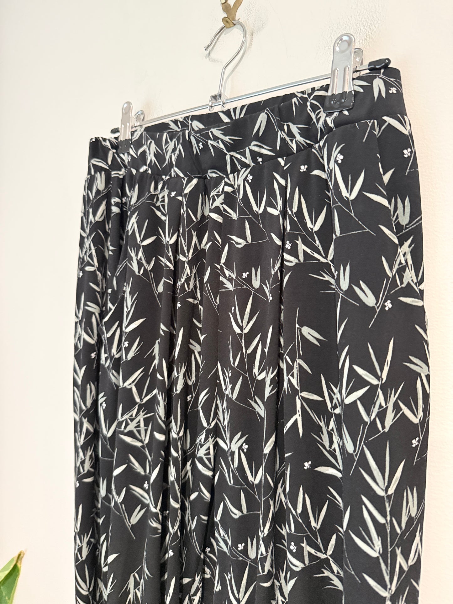 Brand Unknown Bamboo Pattern Pants Size Waist 70cm
