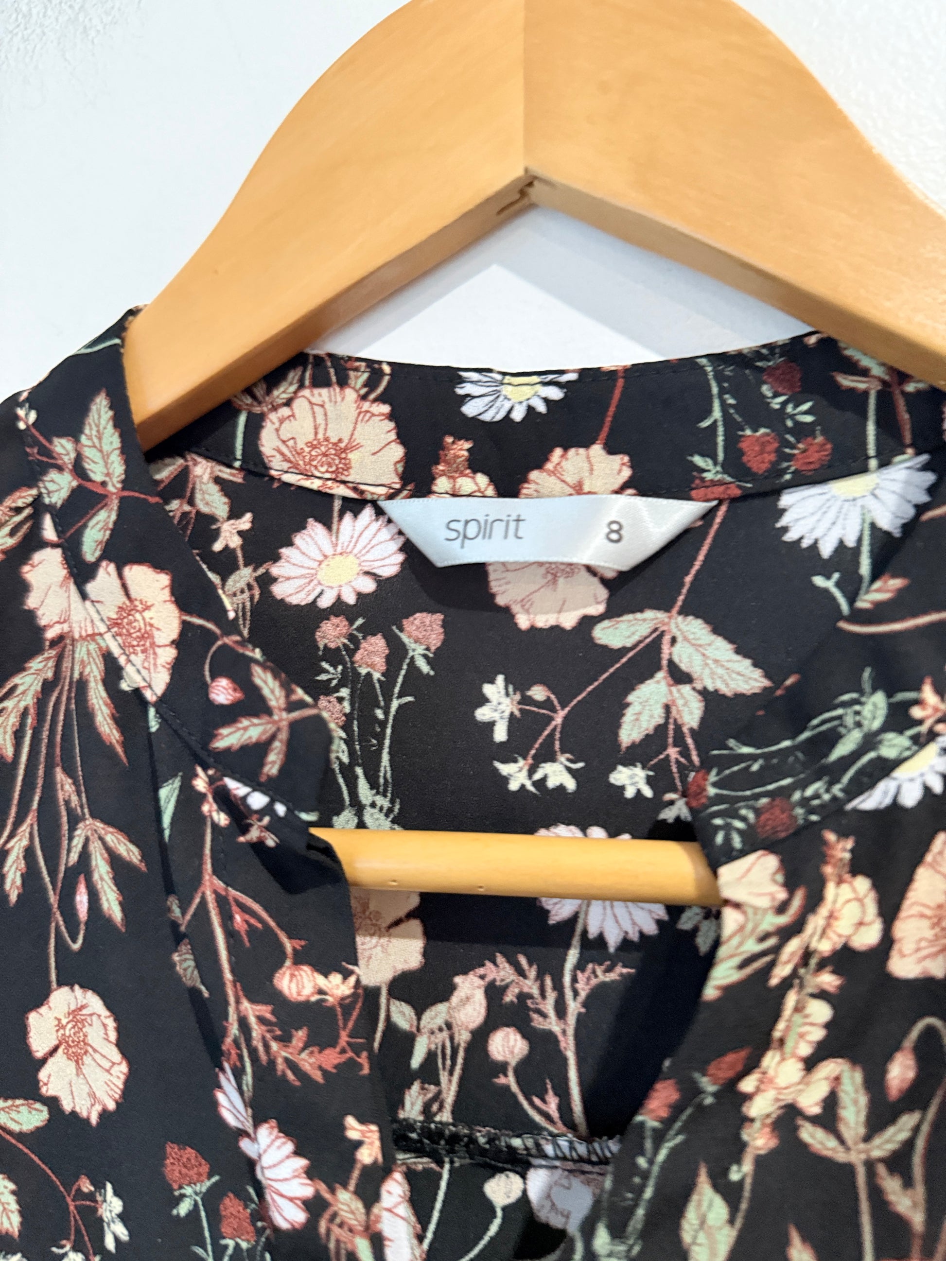 Spirit Multicolor Floral Pattern Blouse Size 8