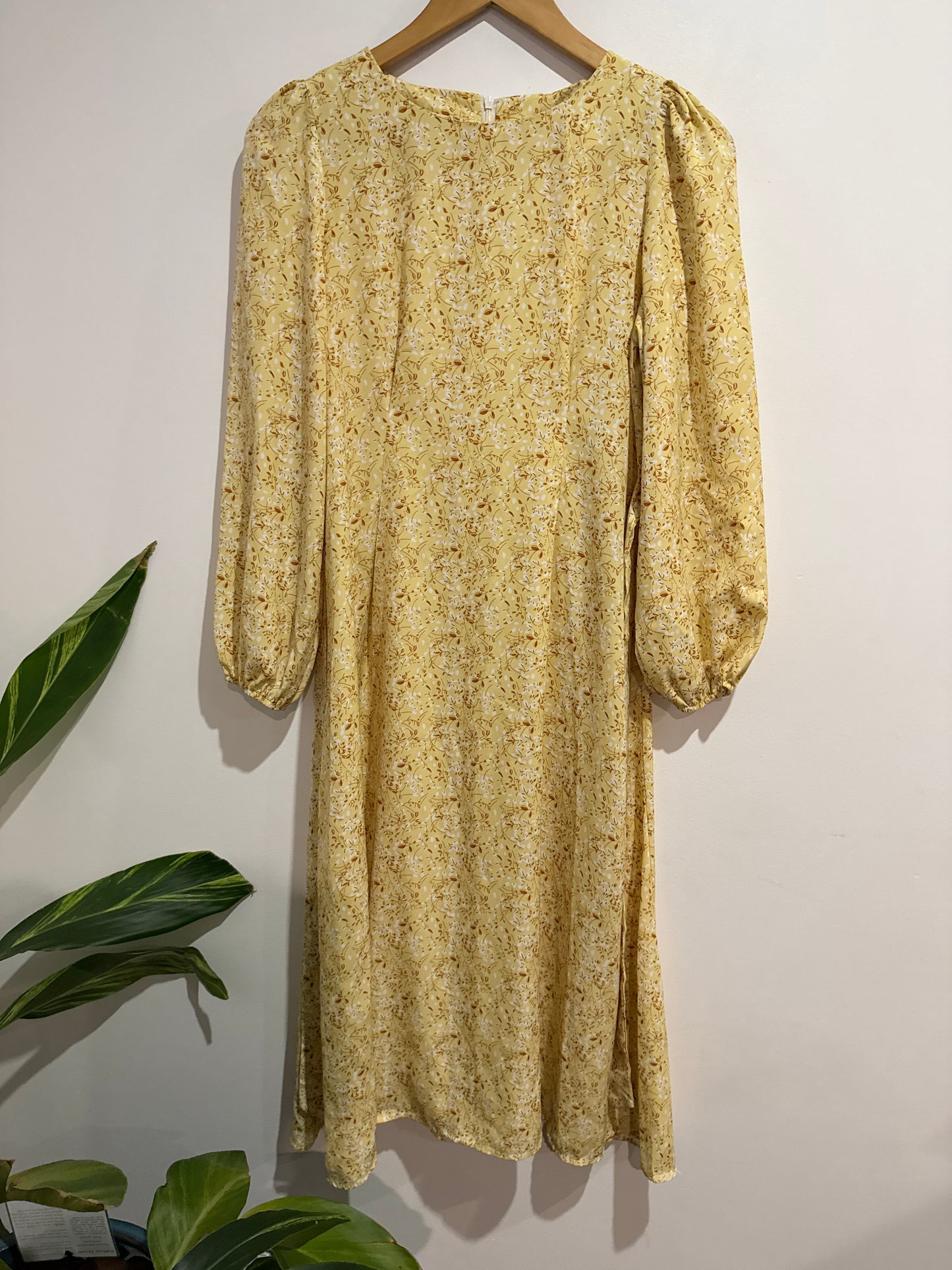Caihong Ditsy Pattern Floral Dress Size U/Arm to U/Arm 45cm