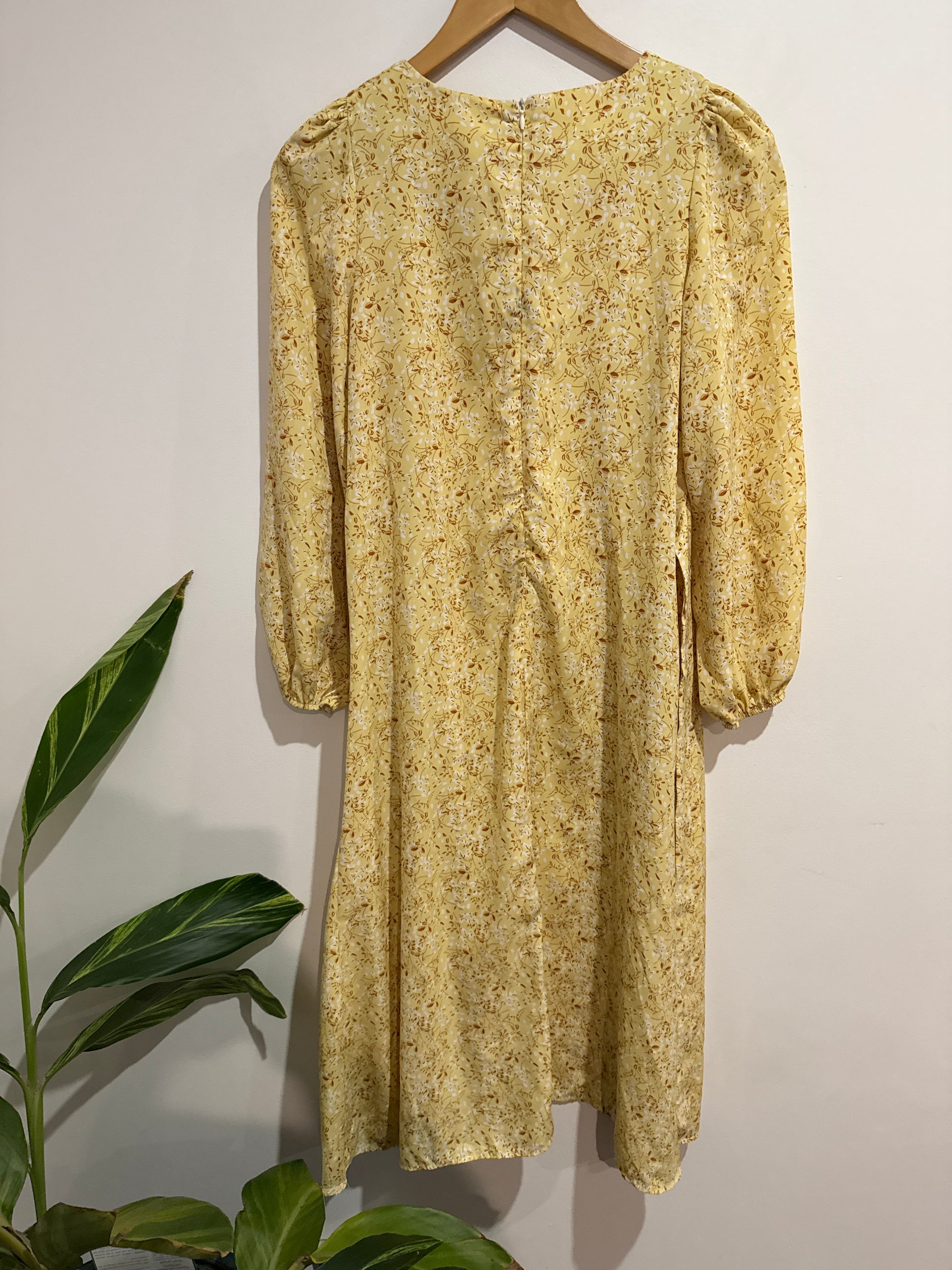 Caihong Ditsy Pattern Floral Dress Size U/Arm to U/Arm 45cm