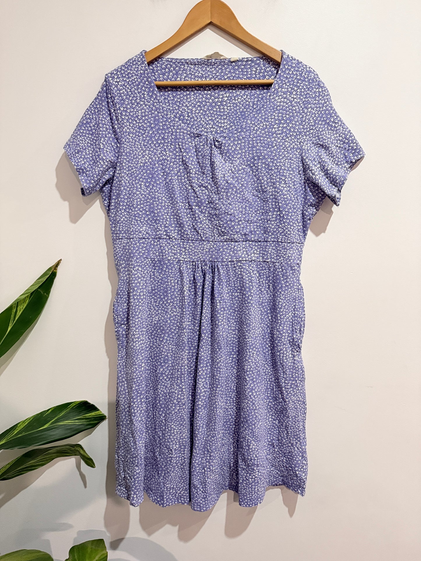 Mountain Warehouse Ditsy Floral Pattern Dress Size 18