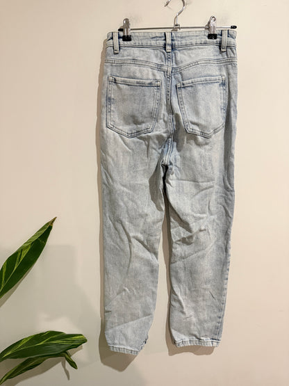 Brand Unknown High-waisted Mom Jeans Size Waist 70cm