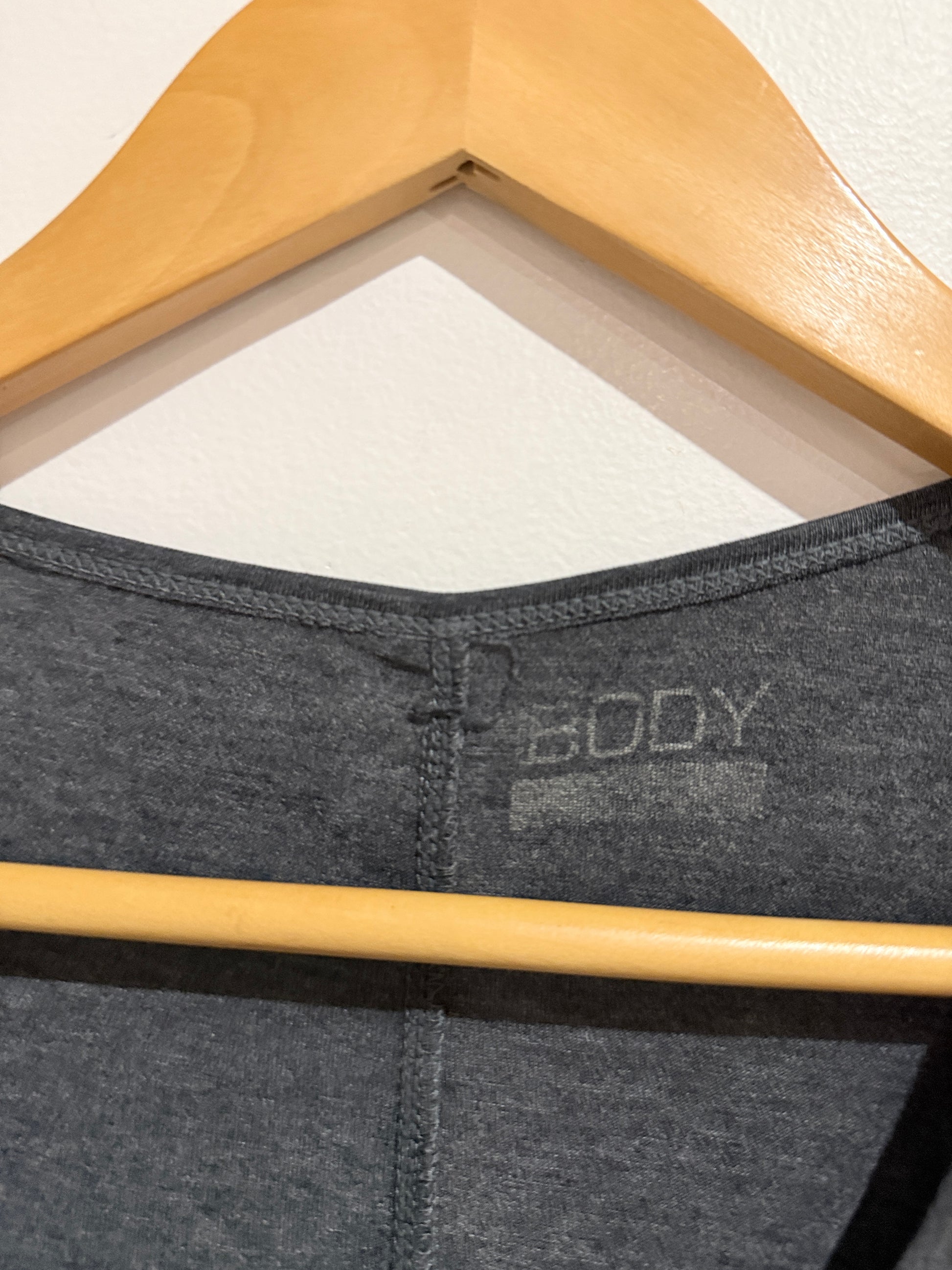 Cotton:on Body Scoop-neck T-shirt Size U/Arm to U/Arm 48cm