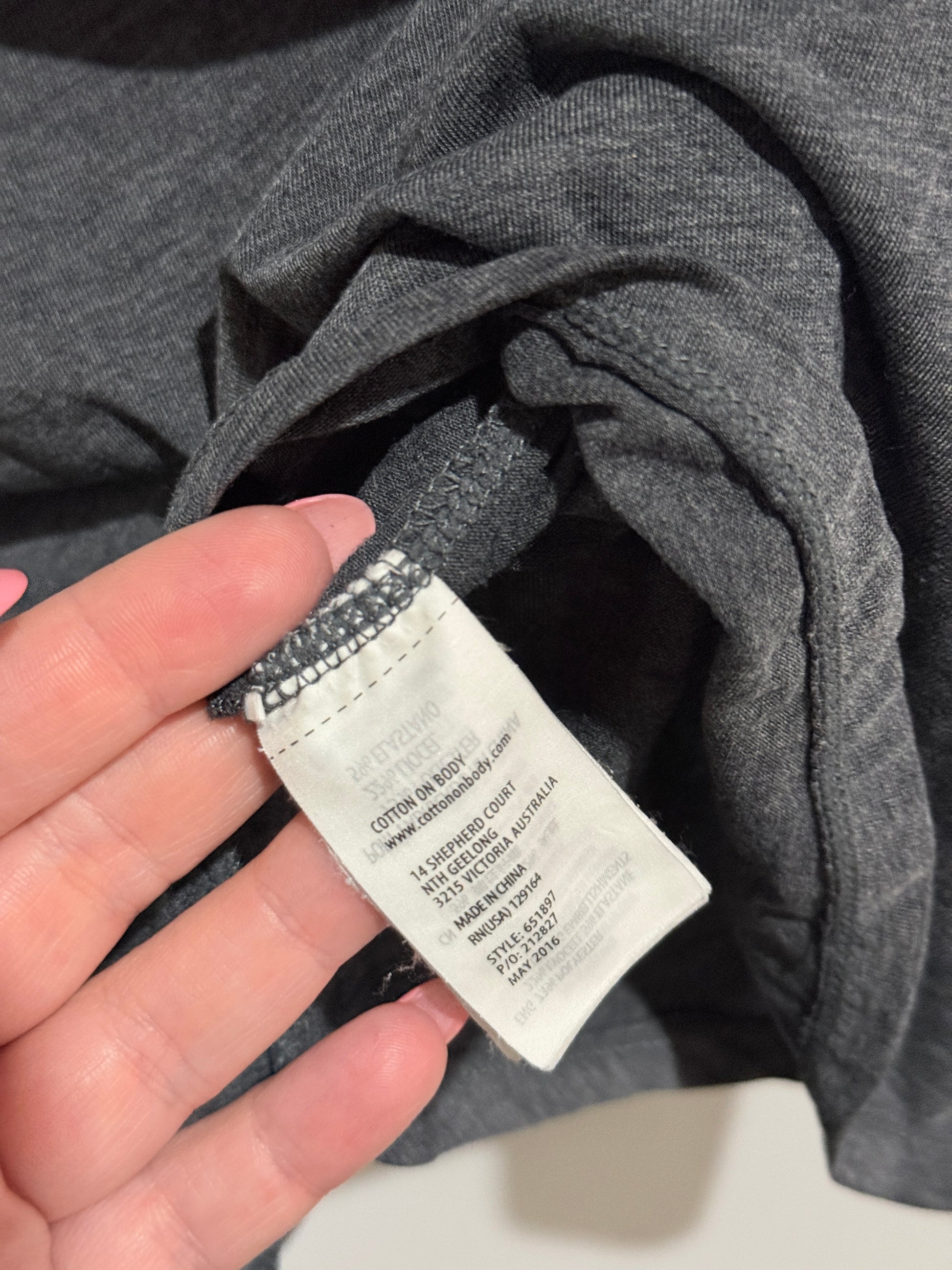 Cotton:on Body Scoop-neck T-shirt Size U/Arm to U/Arm 48cm