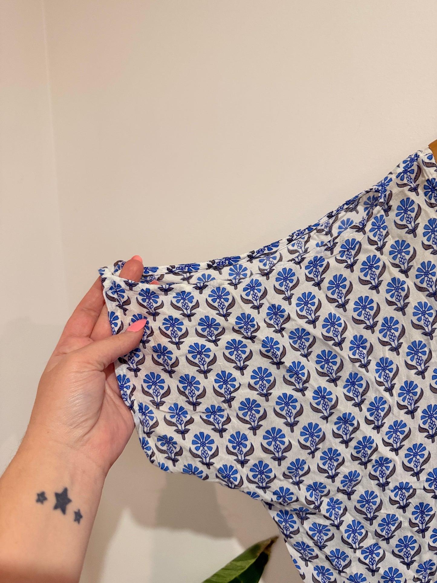 Brand Unknown Pattern Tunic Dress Size U/Arm to U/Arm 65cm