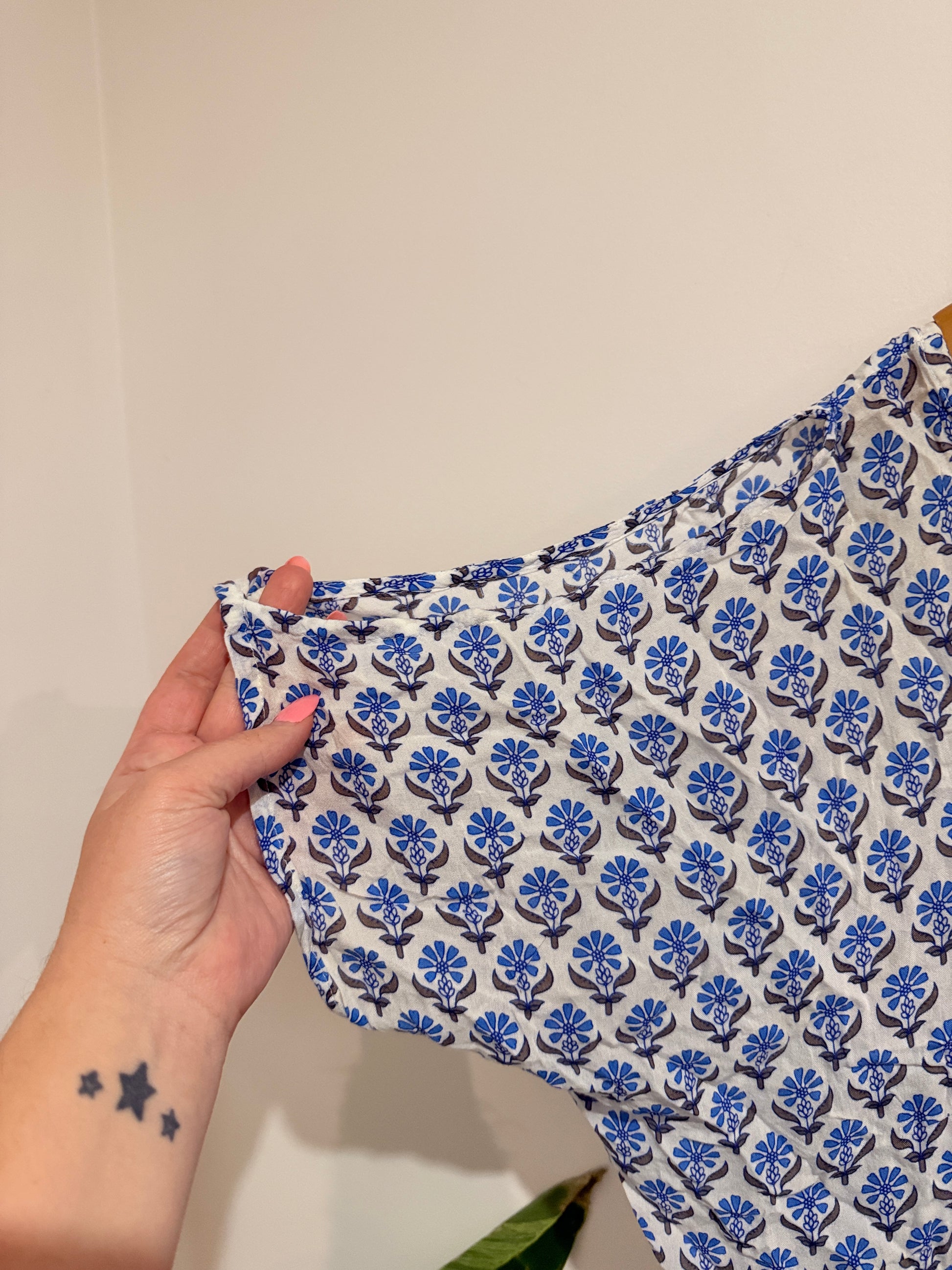 Brand Unknown Pattern Tunic Dress Size U/Arm to U/Arm 65cm