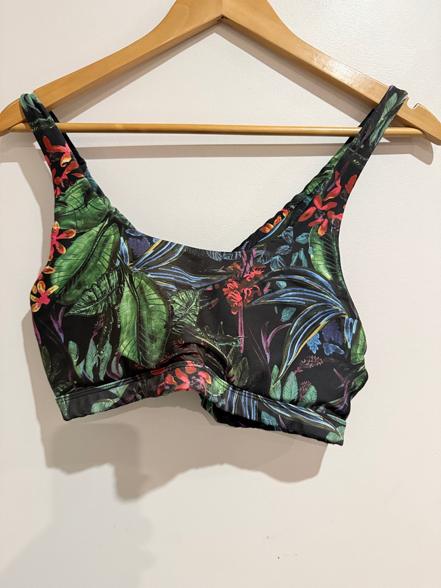Brand Unknown Tropical-print Bikini Top Size U/Arm to U/Arm 38cm