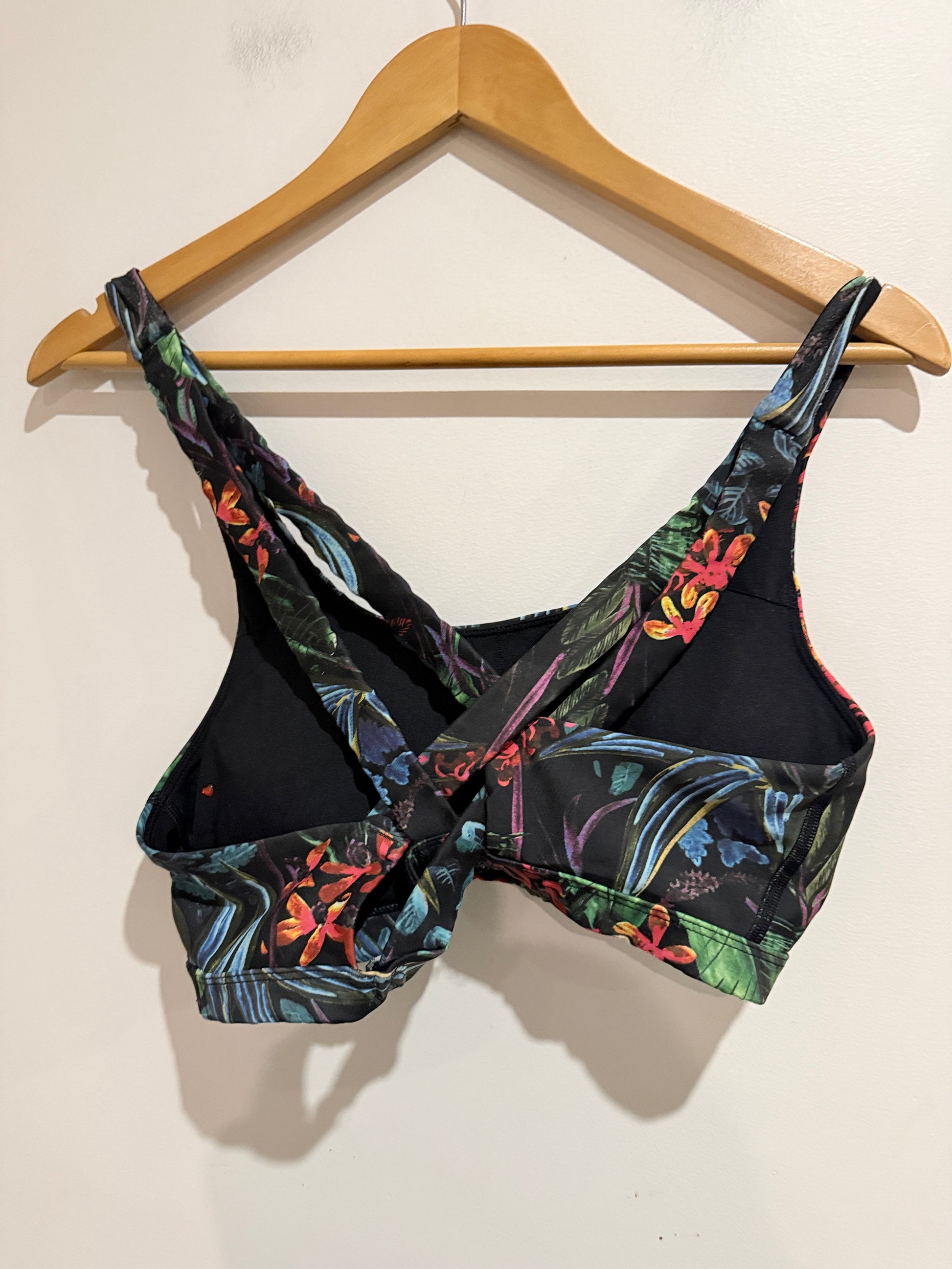 Brand Unknown Tropical-print Bikini Top Size U/Arm to U/Arm 38cm