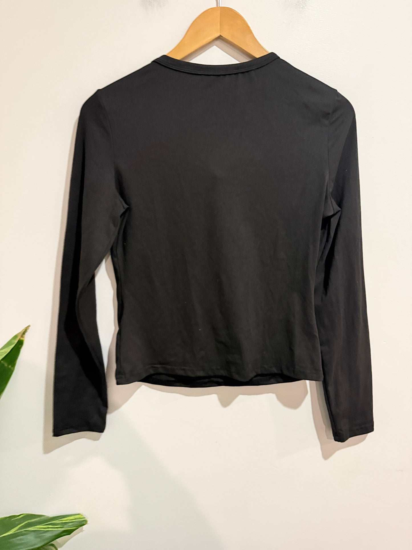 Brand Unknown Henley Top Size L | U/Arm to U/Arm 45cm