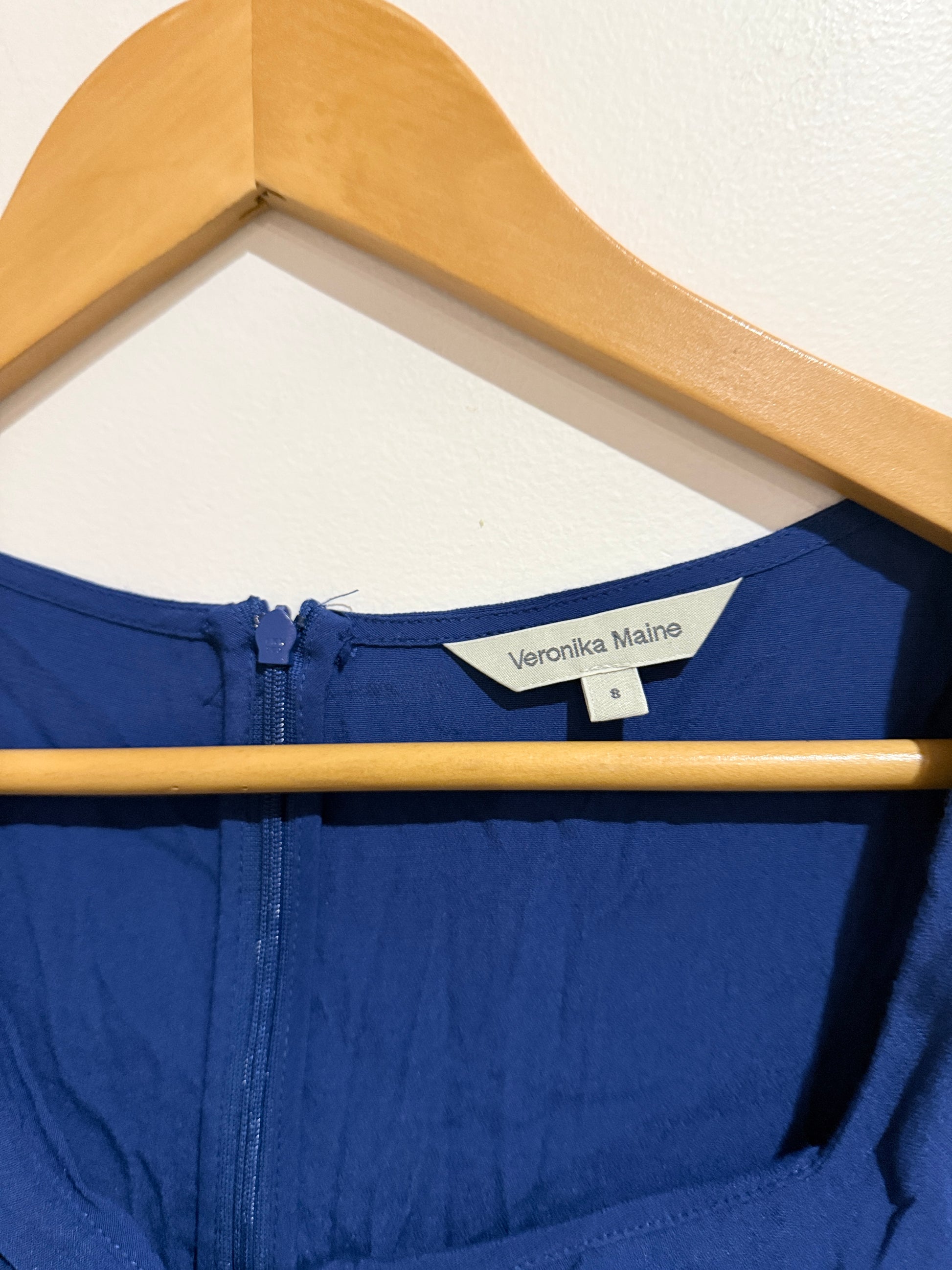 Veronika Maine Short-sleeve Cowl-neck Top Size 8