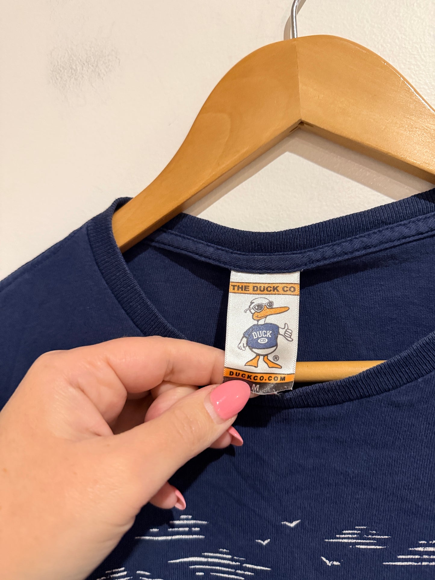 The Duck Co Graphic T-shirt Size M
