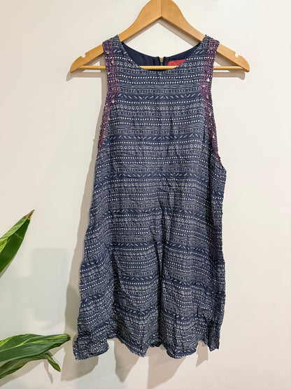 Sleeveless Shift Dress Size U/Arm to U/Arm 48cm
