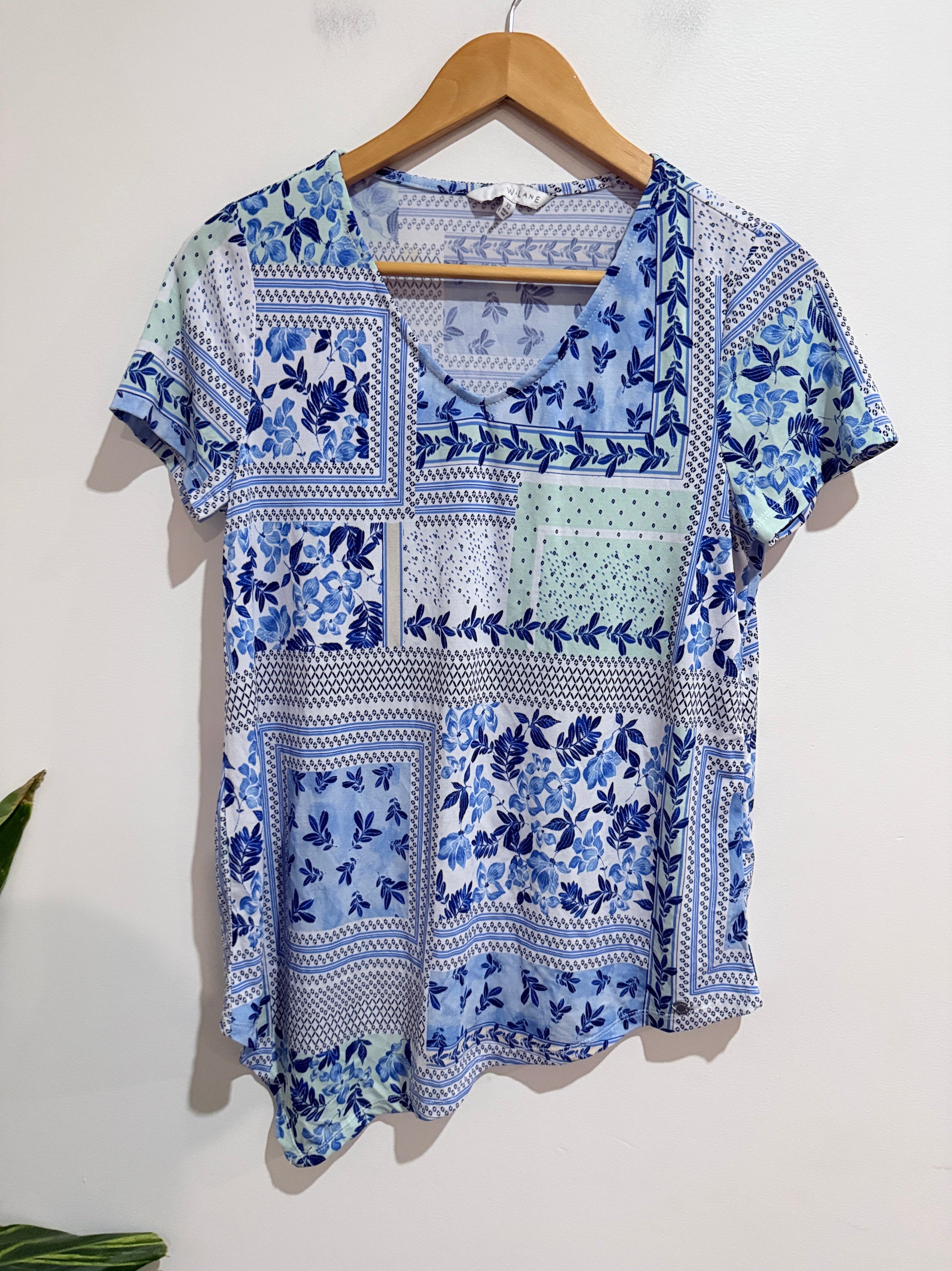 W.lane Floral Pattern Shirt Size XS