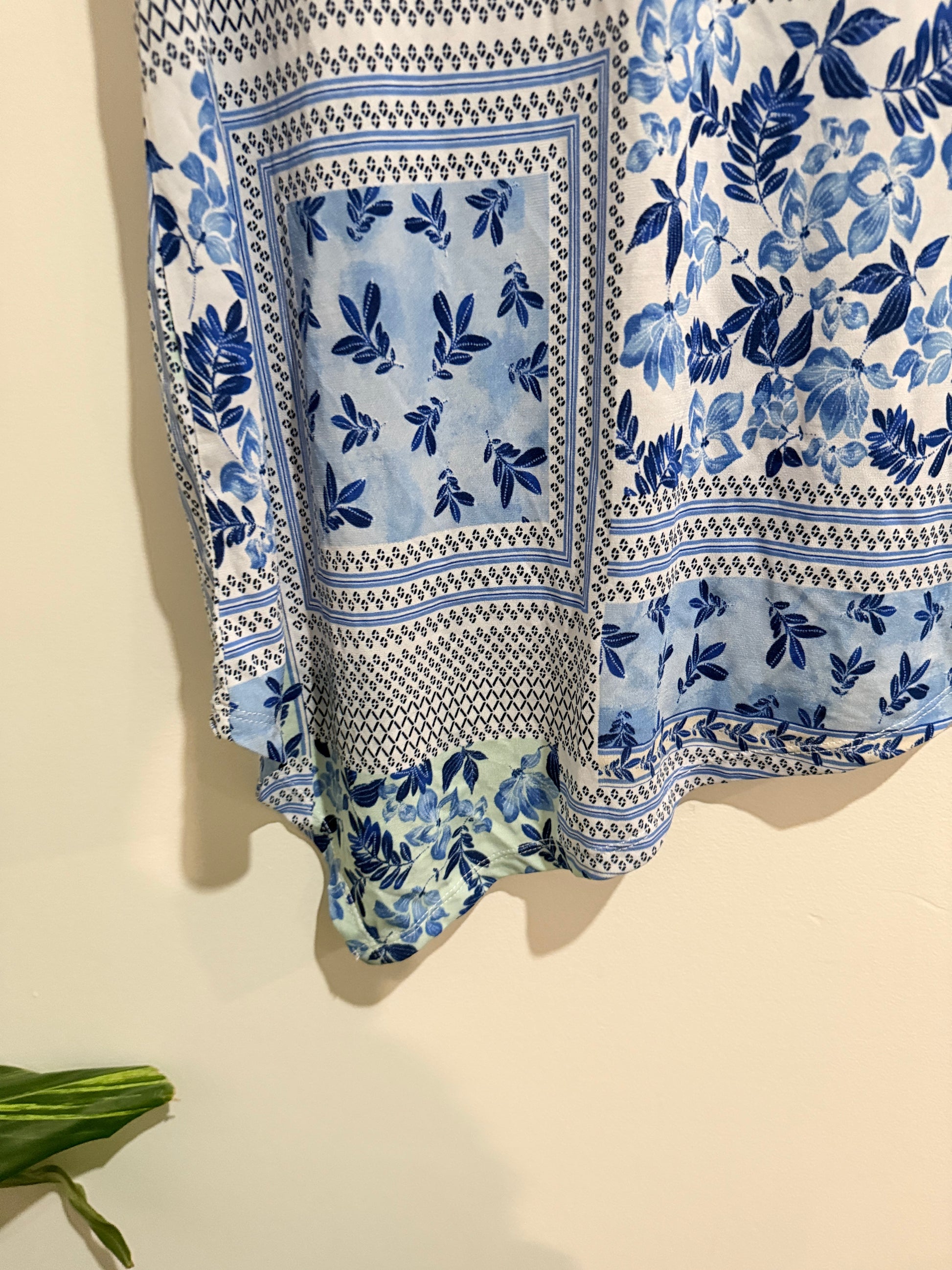 W.lane Floral Pattern Shirt Size XS