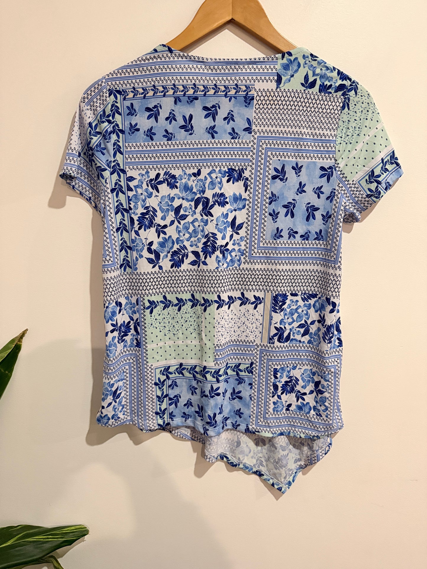 W.lane Floral Pattern Shirt Size XS
