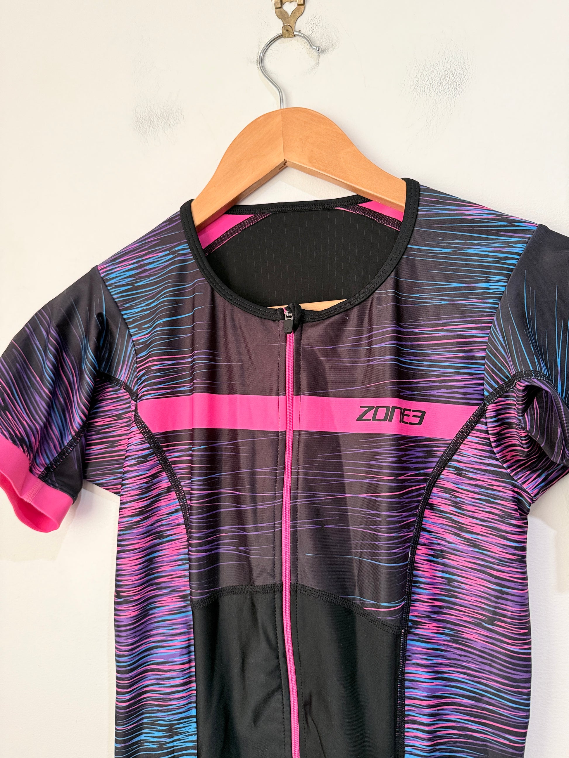 Zone3 Short Sleeve Full-zip Trisuit Size XL