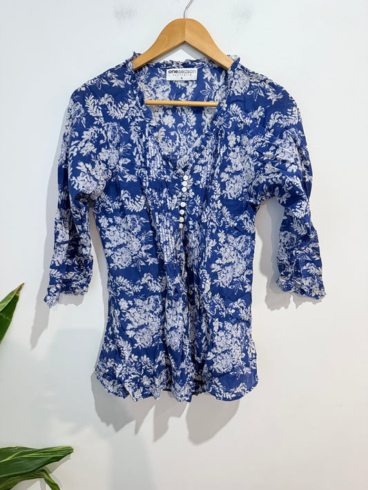 One Season Floral Tunic Top Size S