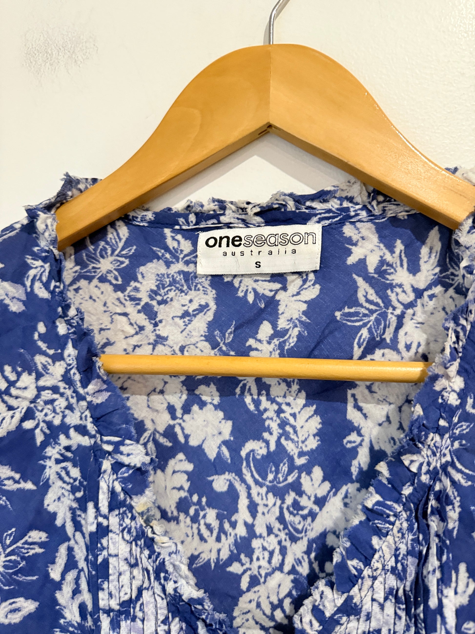 One Season Floral Tunic Top Size S
