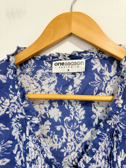 One Season Floral Tunic Top Size S