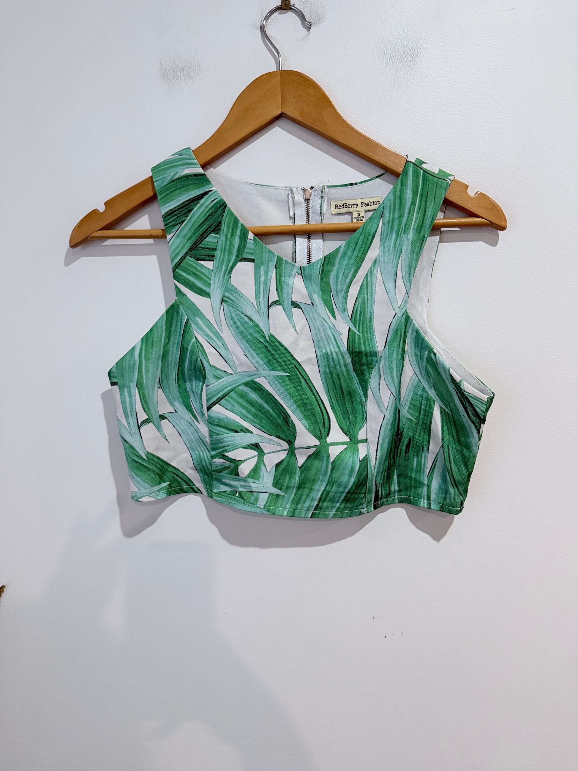 Redberry Fashion Tropical Print Crop Top Size S