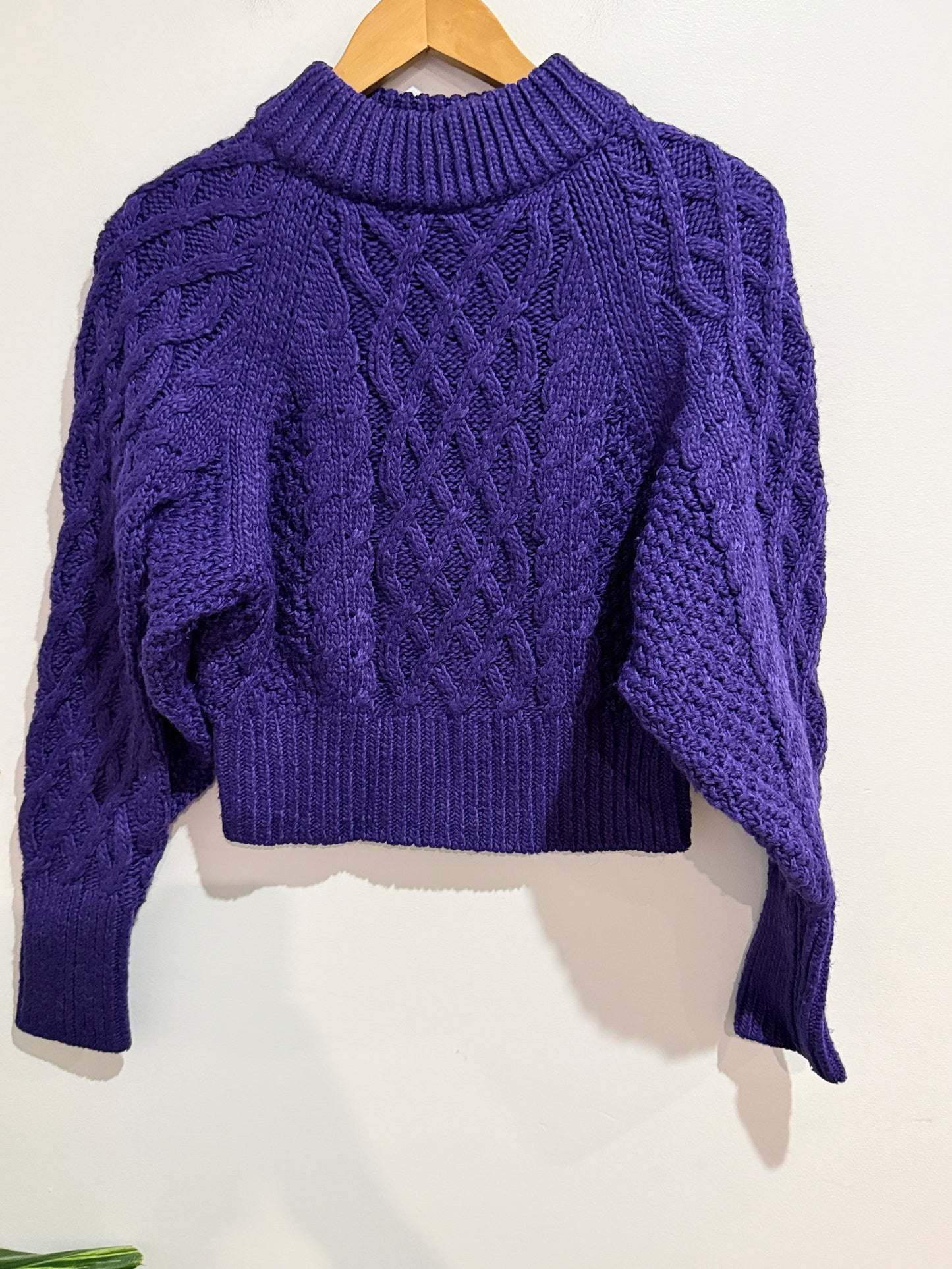 H & M Cable Knit Sweater Size XS